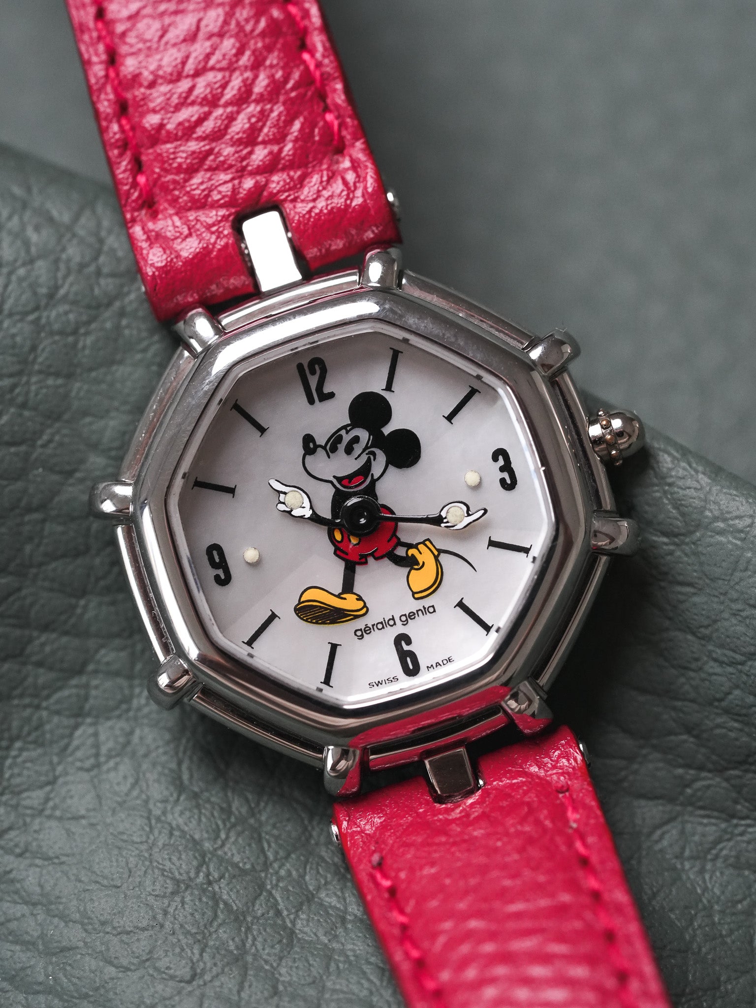Gerald Genta - Mickey Mouse Disney 27mm Faceted Mother of Pearl - 1990s 