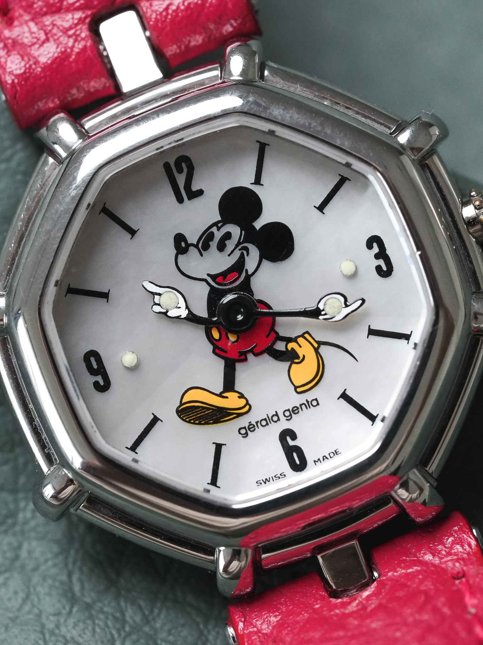 Gerald Genta - Mickey Mouse Disney 27mm Faceted Mother of Pearl - 1990s 