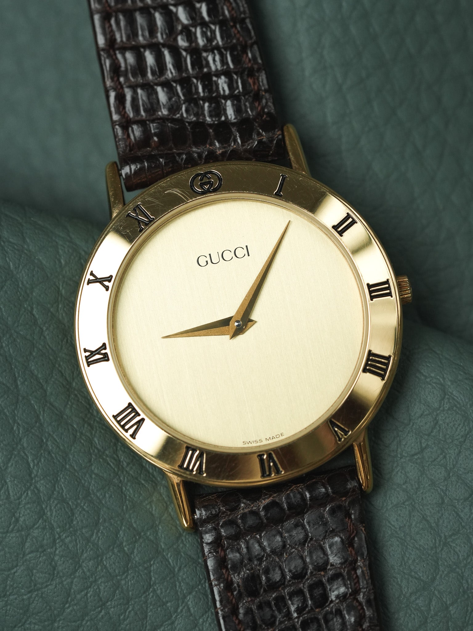 Gucci - Round Gold Dial Gold - 1990s 