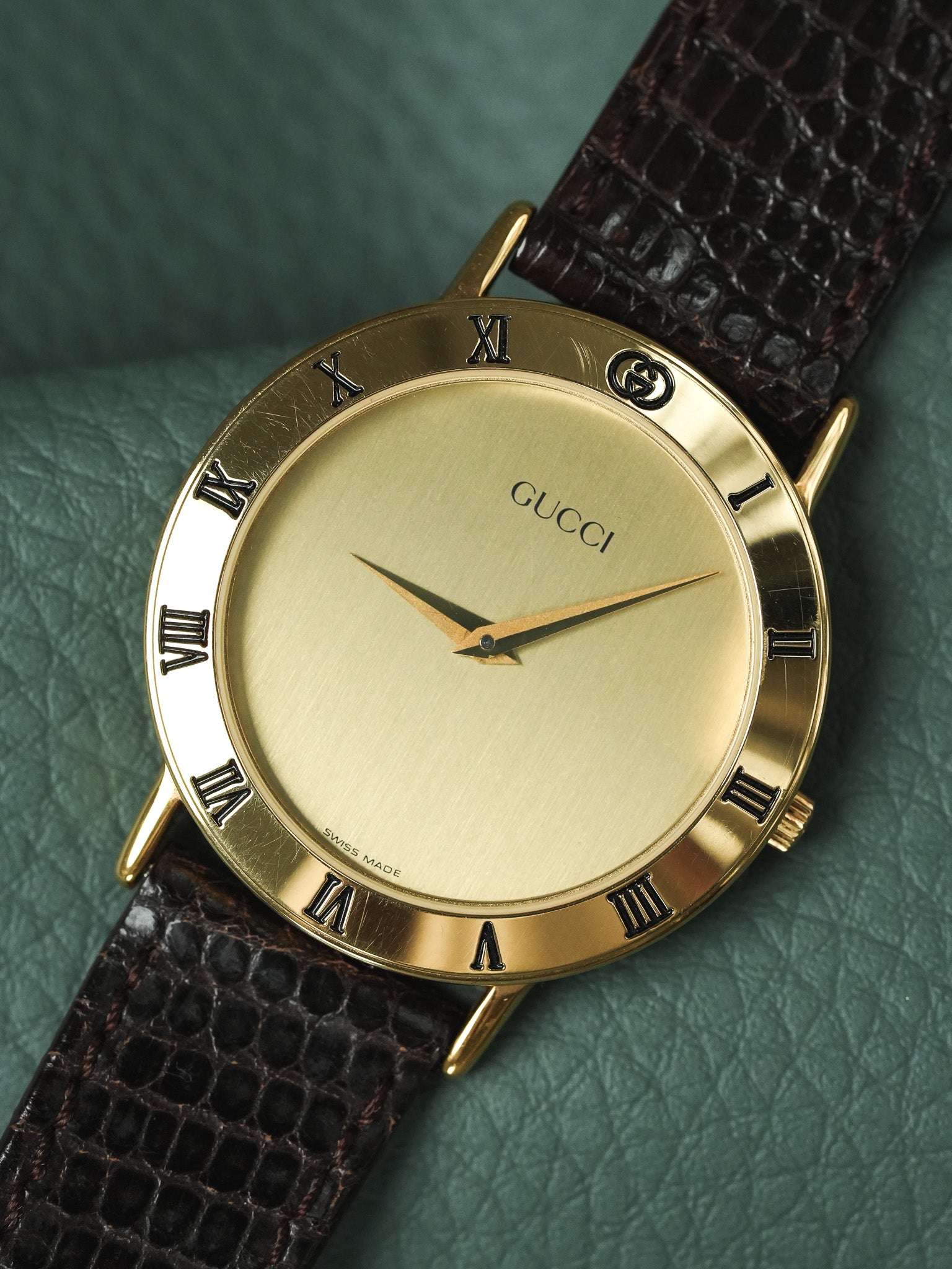 Gucci - Round Gold Dial Gold - 1990s 