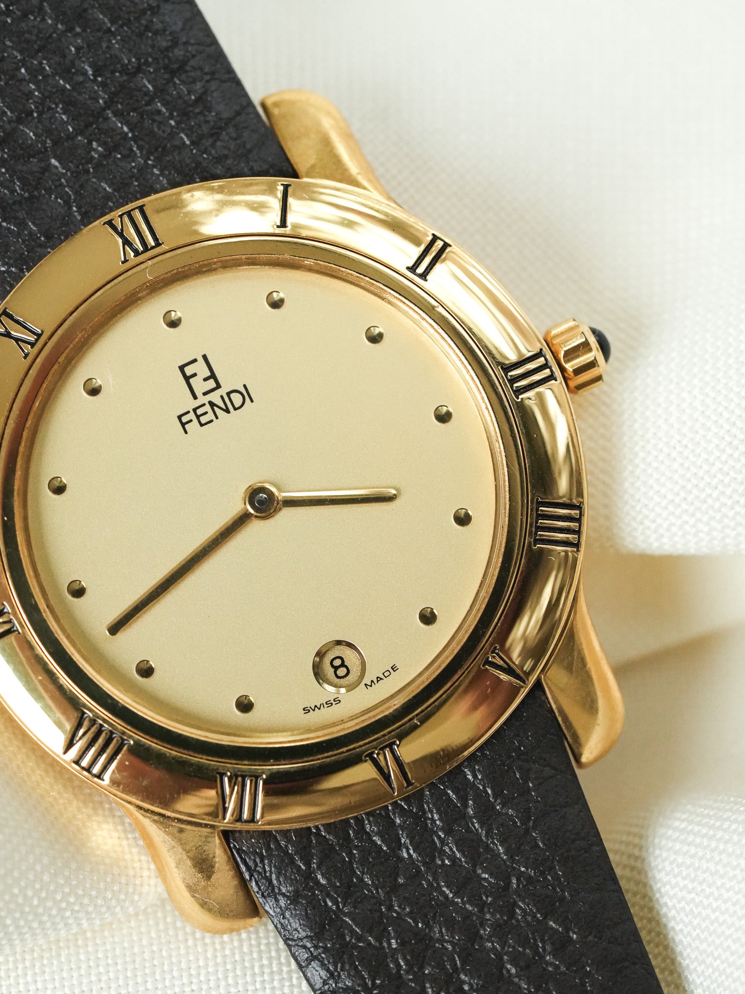 Fendi - مطلي بالذهب تاريخ 6 ساعات كابوشون 34 مم - 1990s 