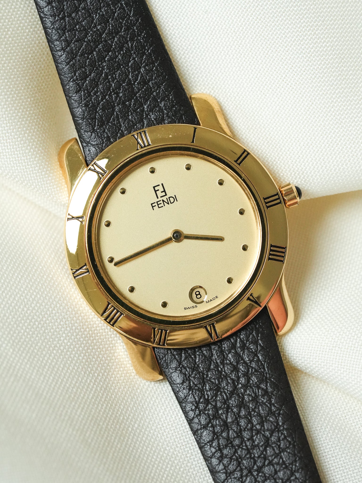 Fendi - مطلي بالذهب تاريخ 6 ساعات كابوشون 34 مم - 1990s 