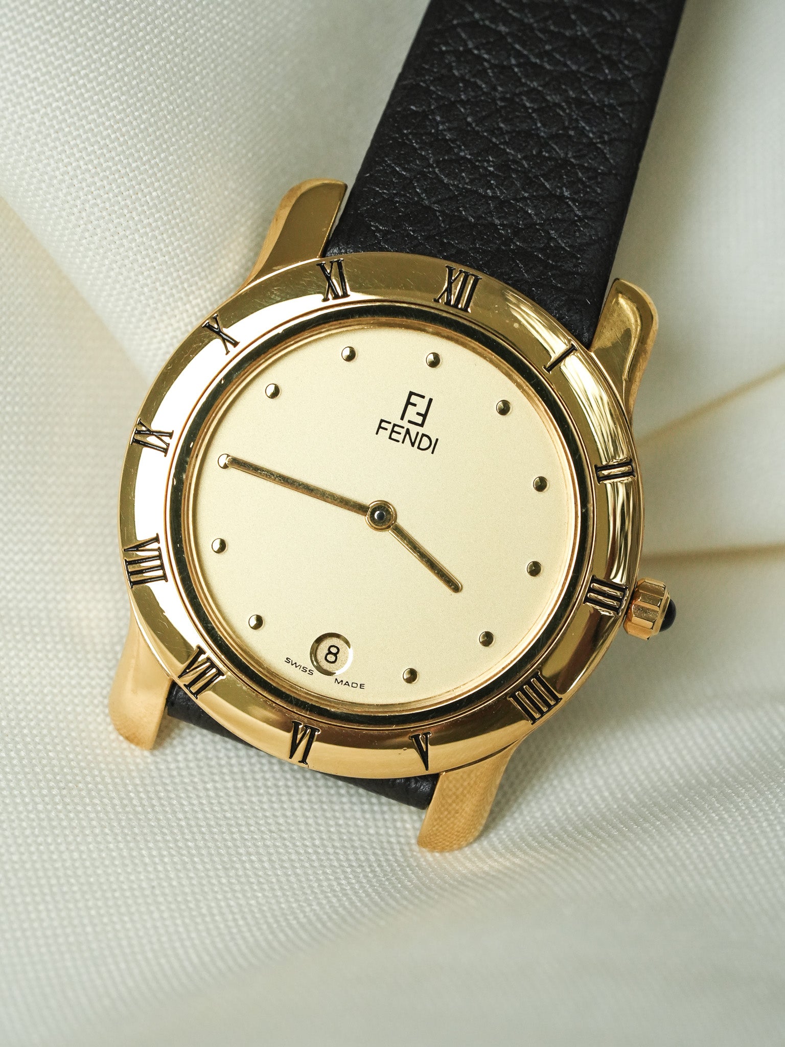 Fendi - مطلي بالذهب تاريخ 6 ساعات كابوشون 34 مم - 1990s 
