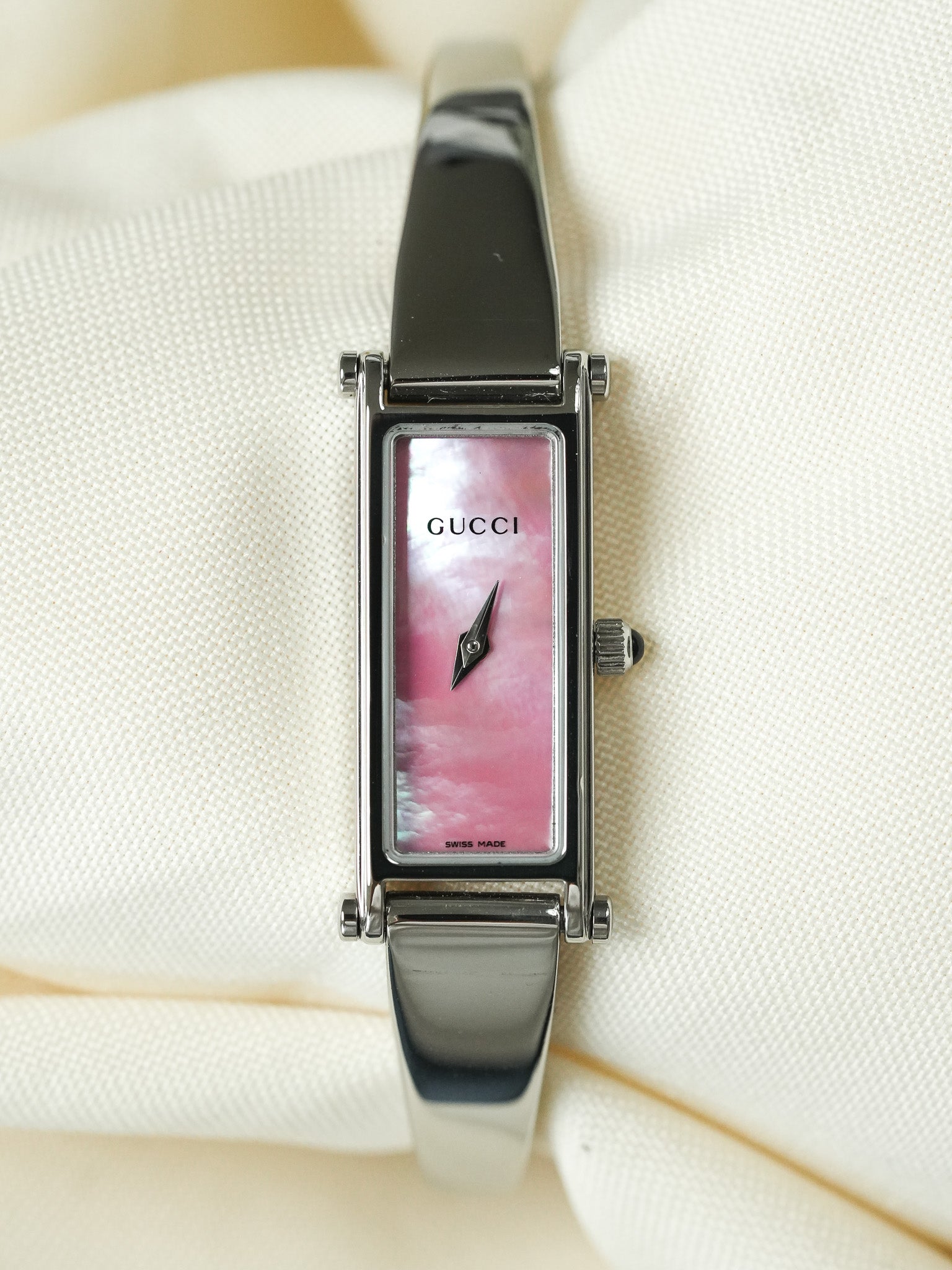 Gucci - Tank Armreif Stahl Zifferblatt Perlmutt - 1990s 