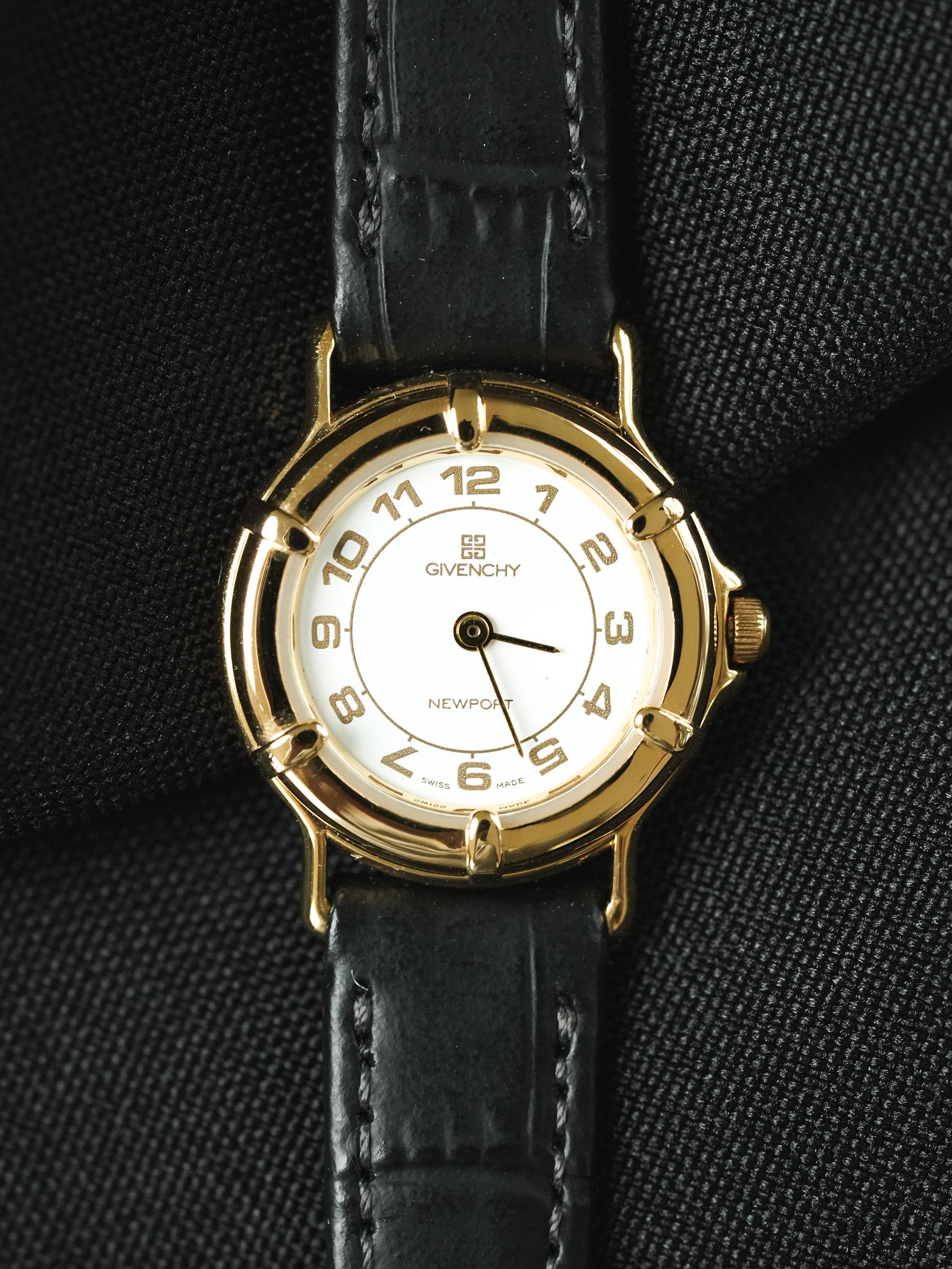 Givenchy - Mini Ronde Plaqué or Cadran blanc - 1990s