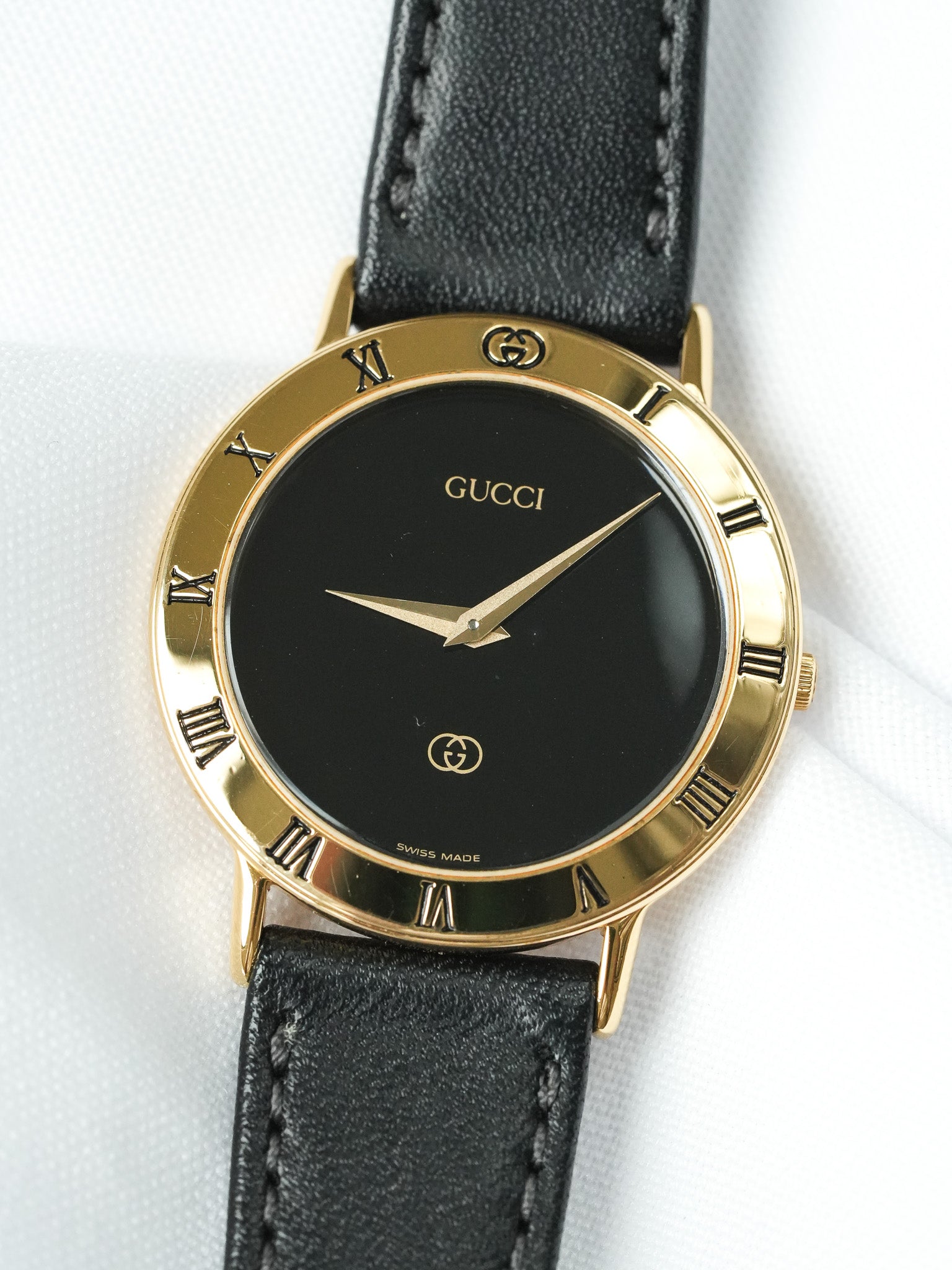 Gucci - Round or Roman Index Black Dial (0005145) - 1990s 
