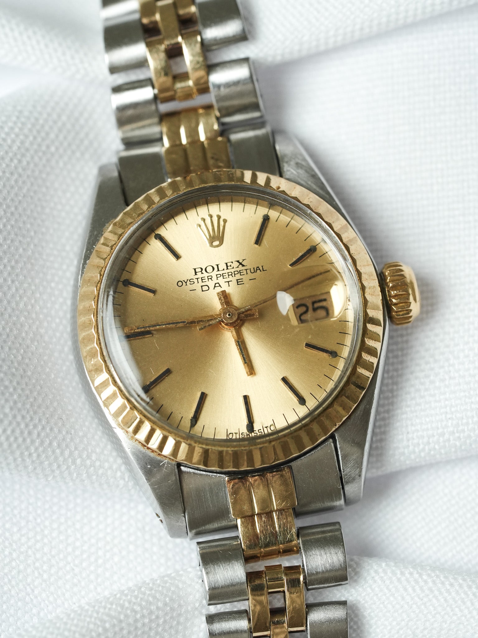 Rolex - Oyster Perpetual 26mm 6917 Gold Stahl Jubiläum Zifferblatt Gold Geriffelte Lünette - 1973 