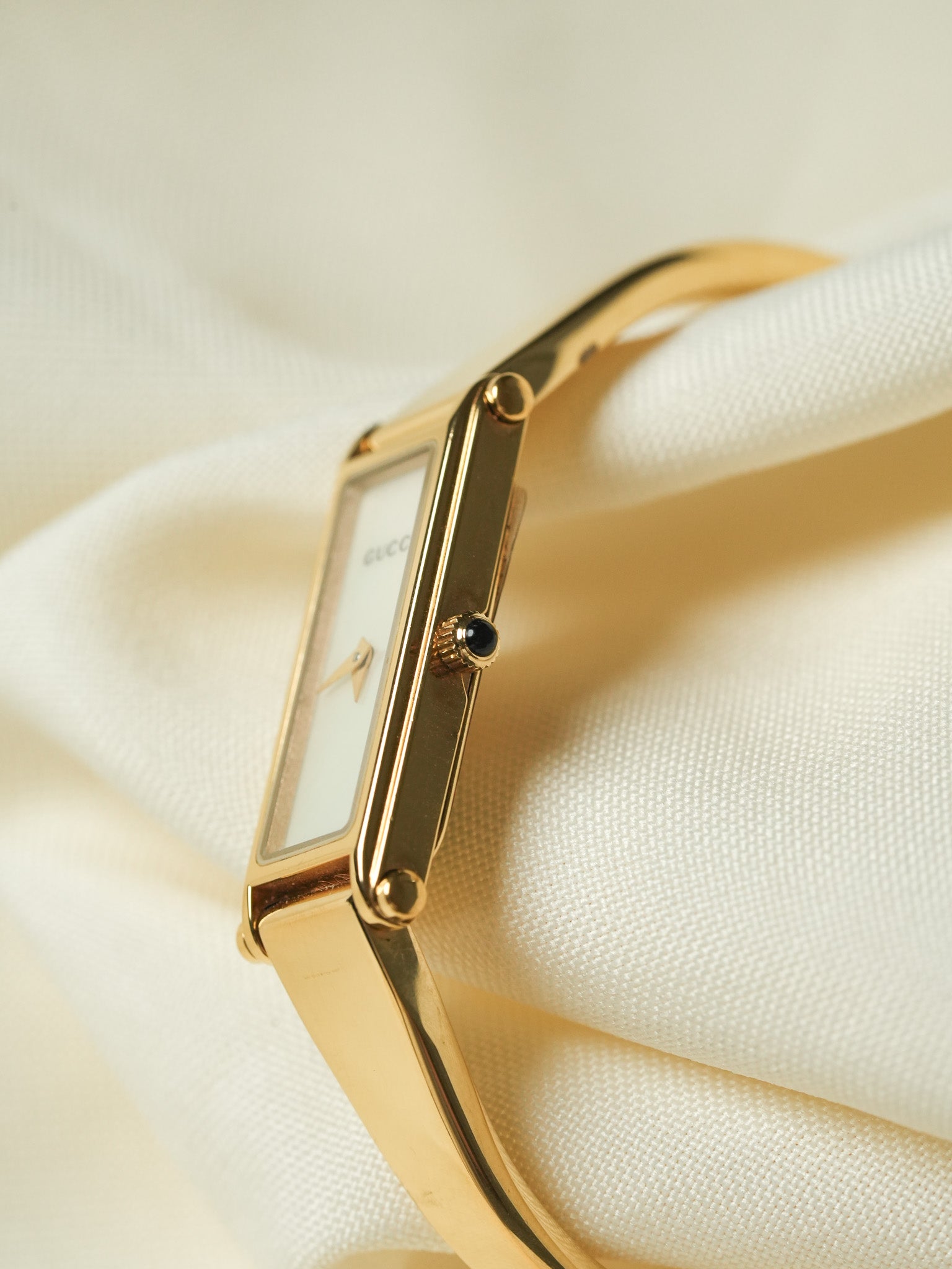 Gucci - Tank Gold Armreif Zifferblatt rosa Perlmutt - 1990s 