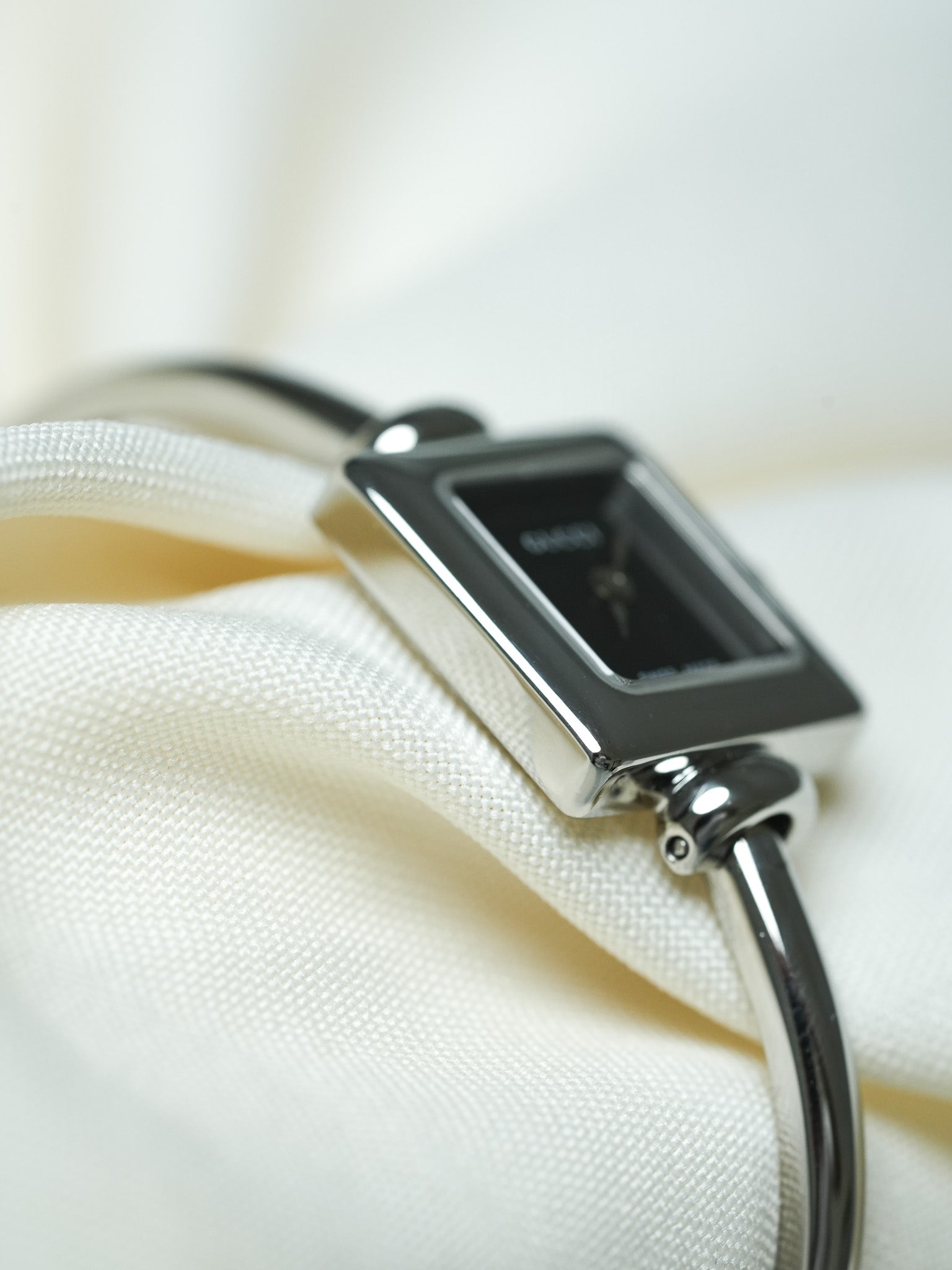 Gucci - Pulsera de Aro Negra Cuadrada Acero - 1990s 