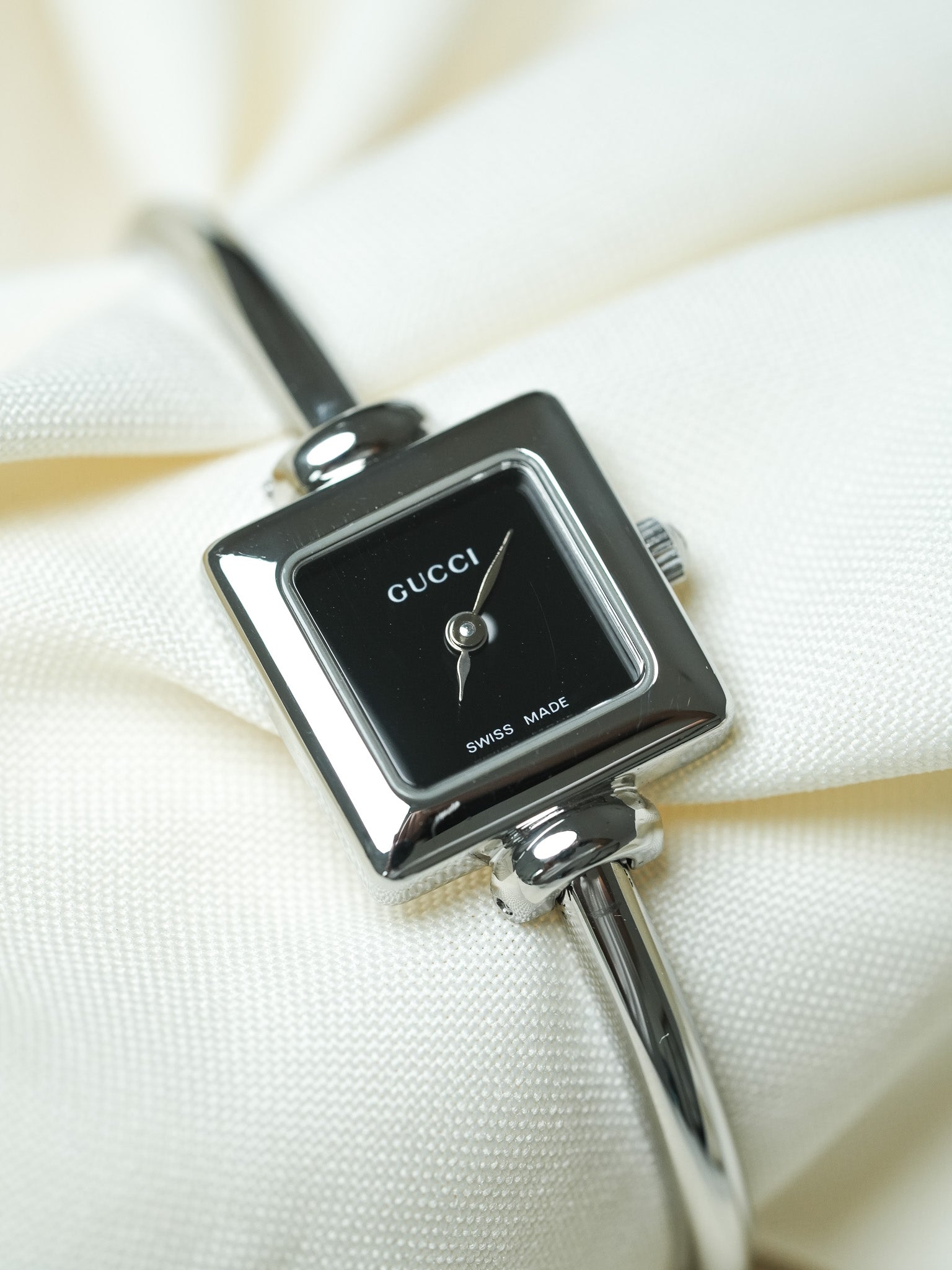 Gucci - Pulsera de Aro Negra Cuadrada Acero - 1990s 