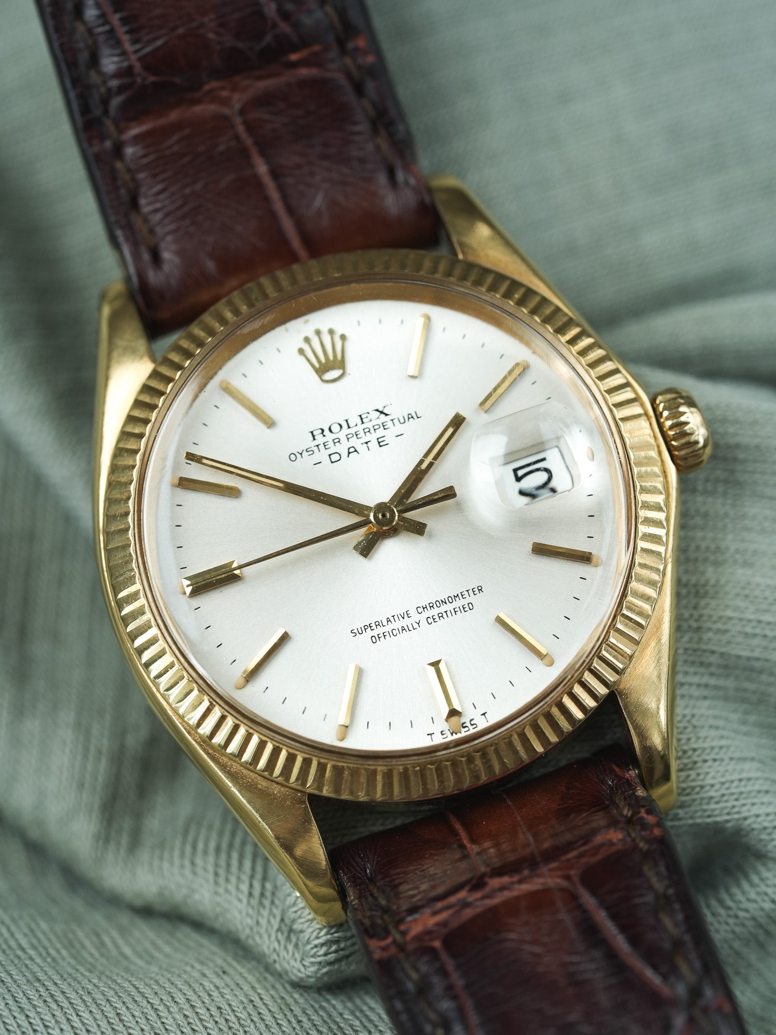 Rolex - Oyster Perpetual Date COSC ref. 1503 34mm Oro Giallo 18k Quadrante Champagne - 1965 