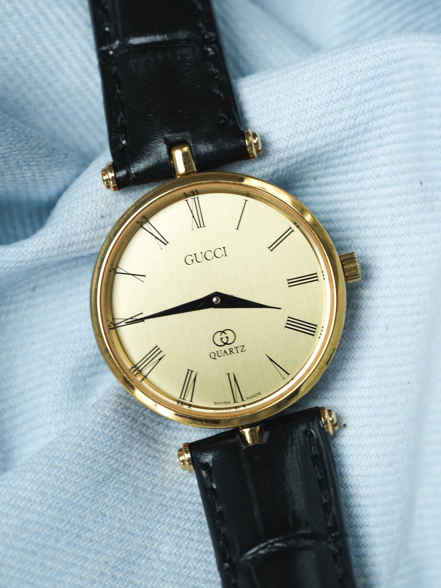 Gucci - Rund Gold und Champagner rot lackiert Gucci - 1990s 