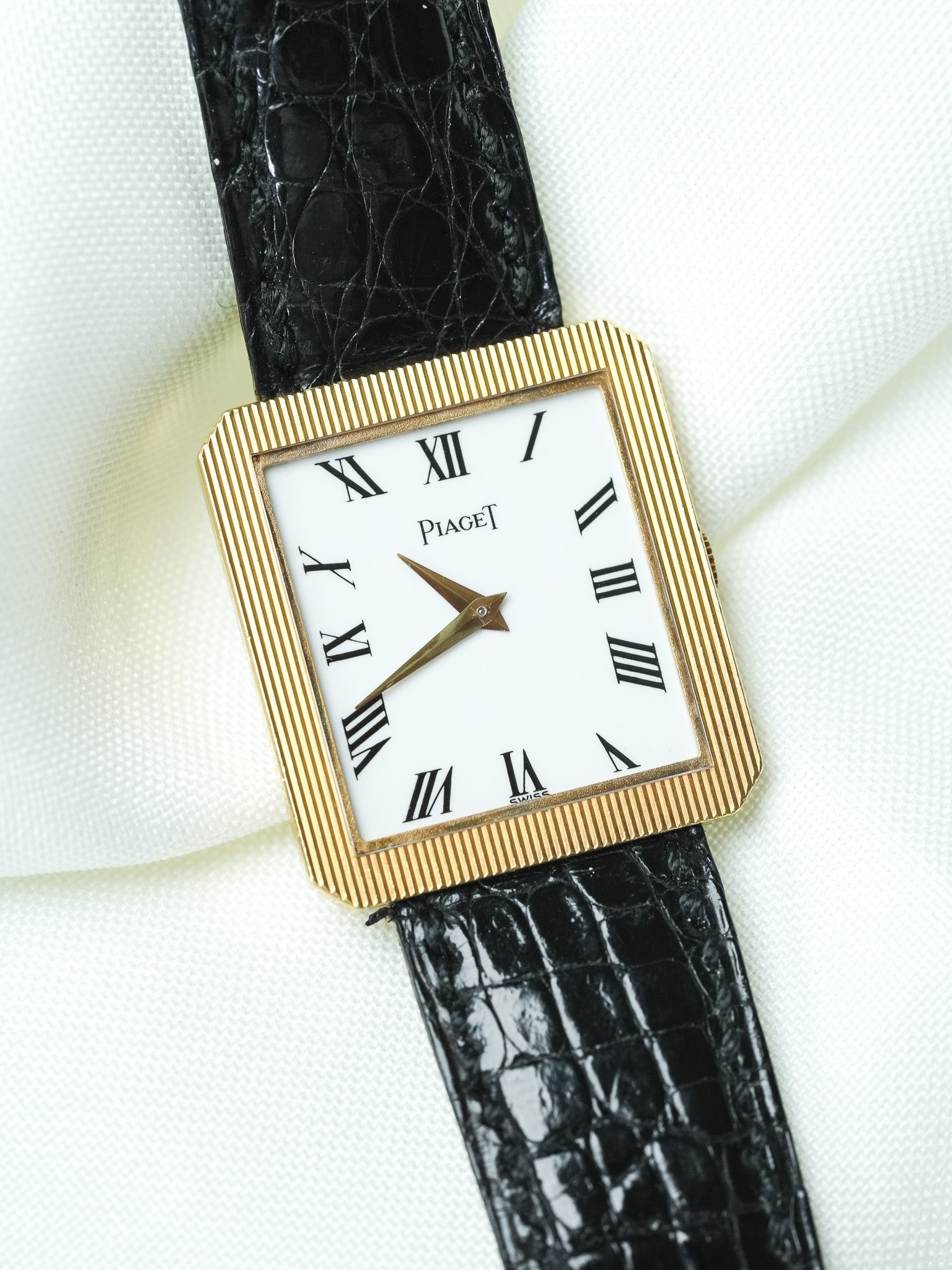 Piaget - Protocol Or 9154 jaune 18k cadran blanc - 1970s