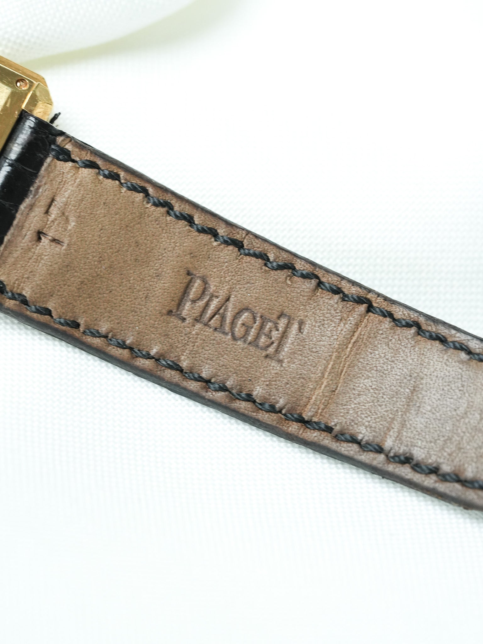 Piaget - Protocol Or 9154 jaune 18k cadran blanc - 1970s