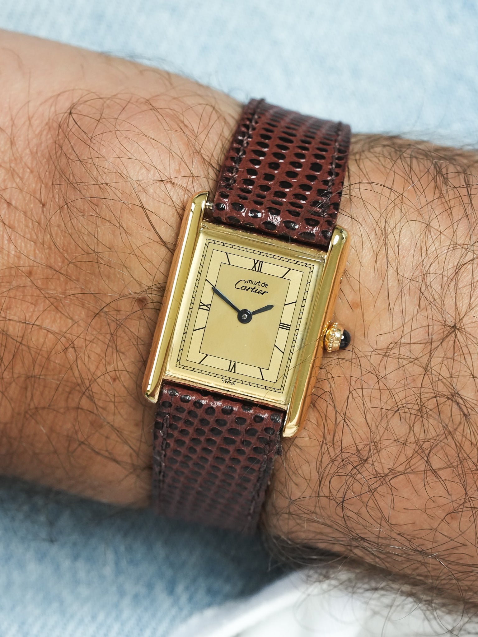 Cartier - Must di Cartier Tank Ref 590005 23x30 Quarzo Vermiglio Quadrante Oro Romano - 1980s 