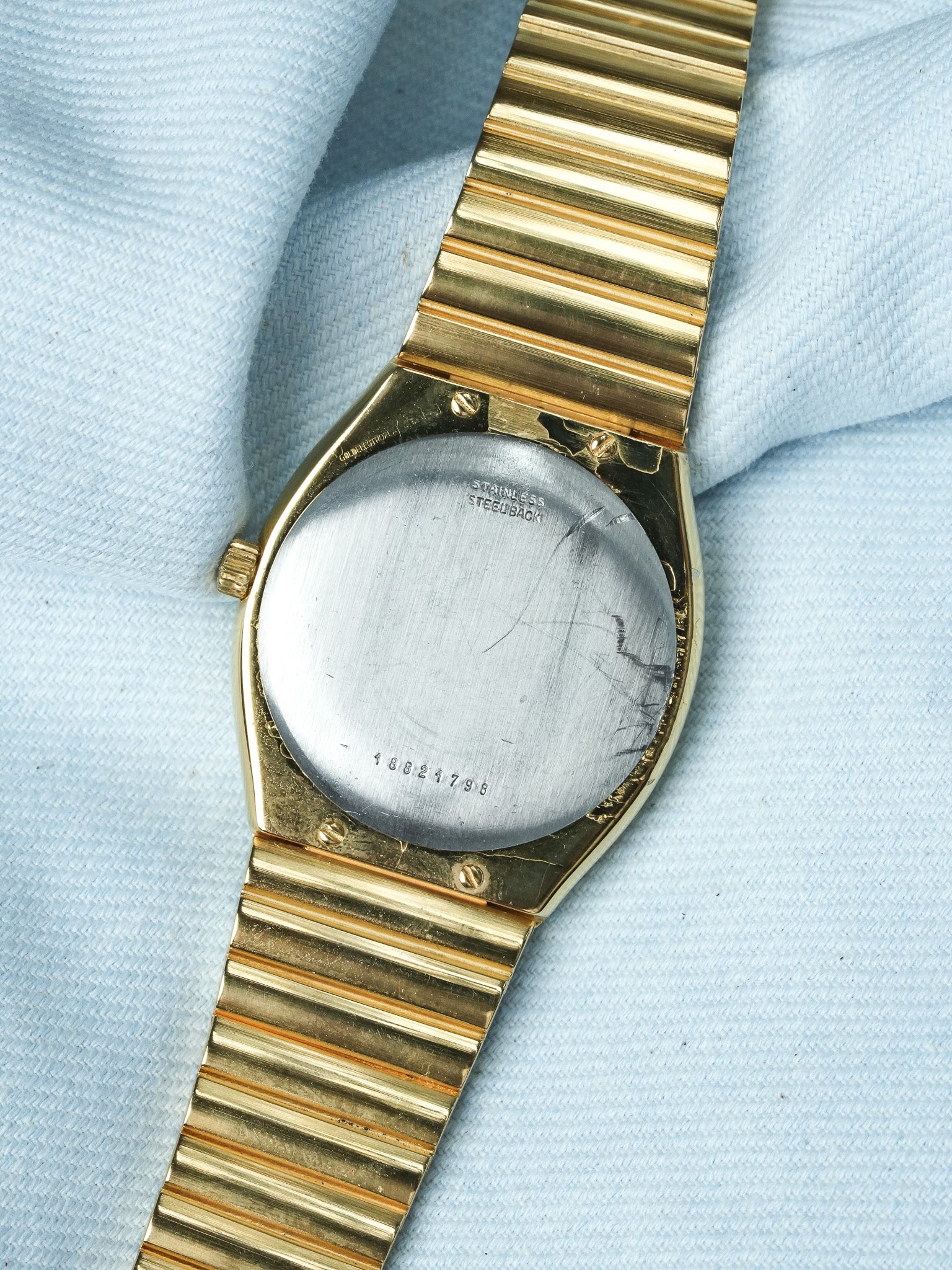 Longines - Tonneau Plaqué or Cadran Lin date - 1980s