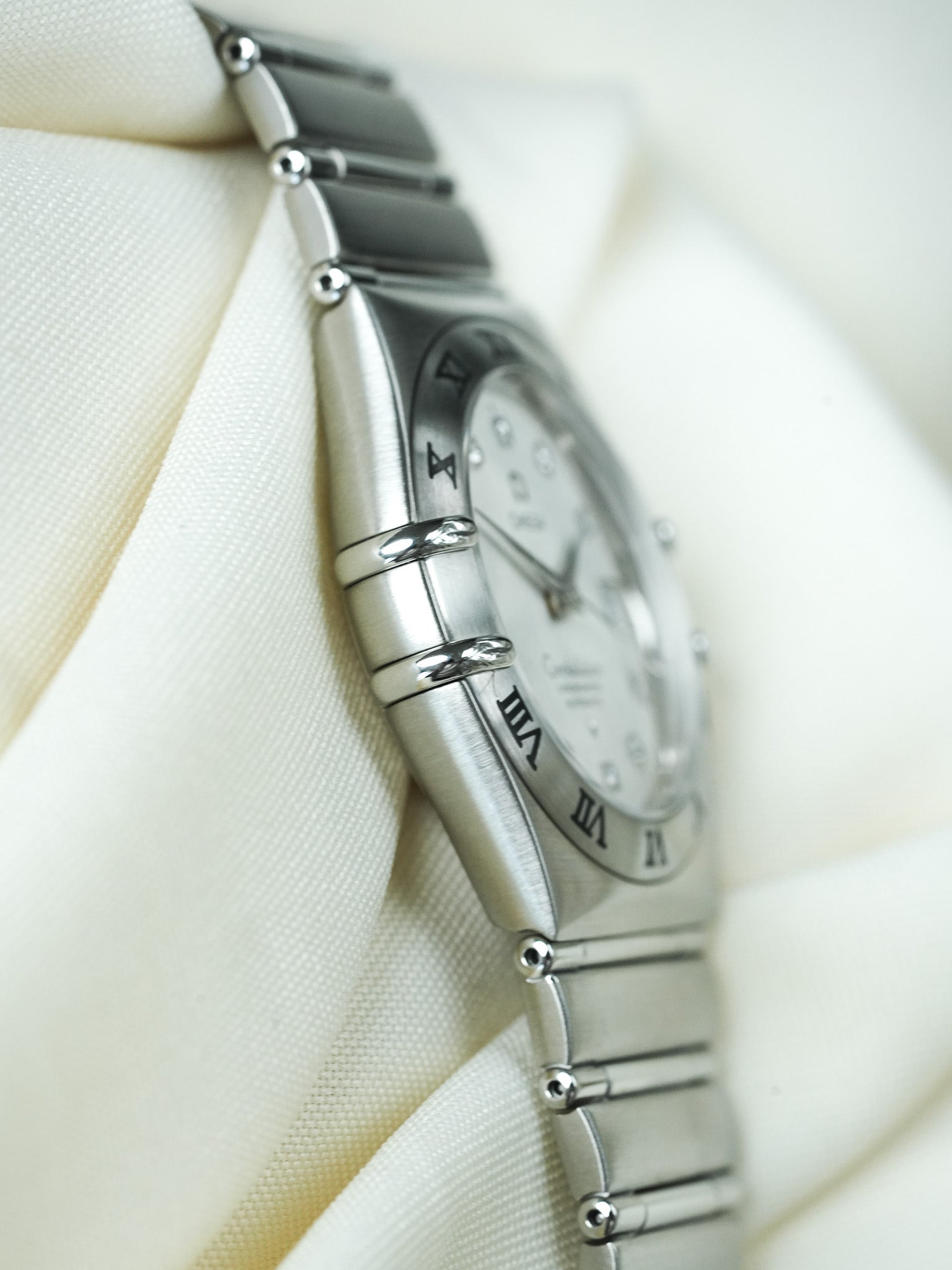 Omega - Constellation Manhattan "50th Anniversary" 1504.35 Acier Cadran Diamants - 2000s