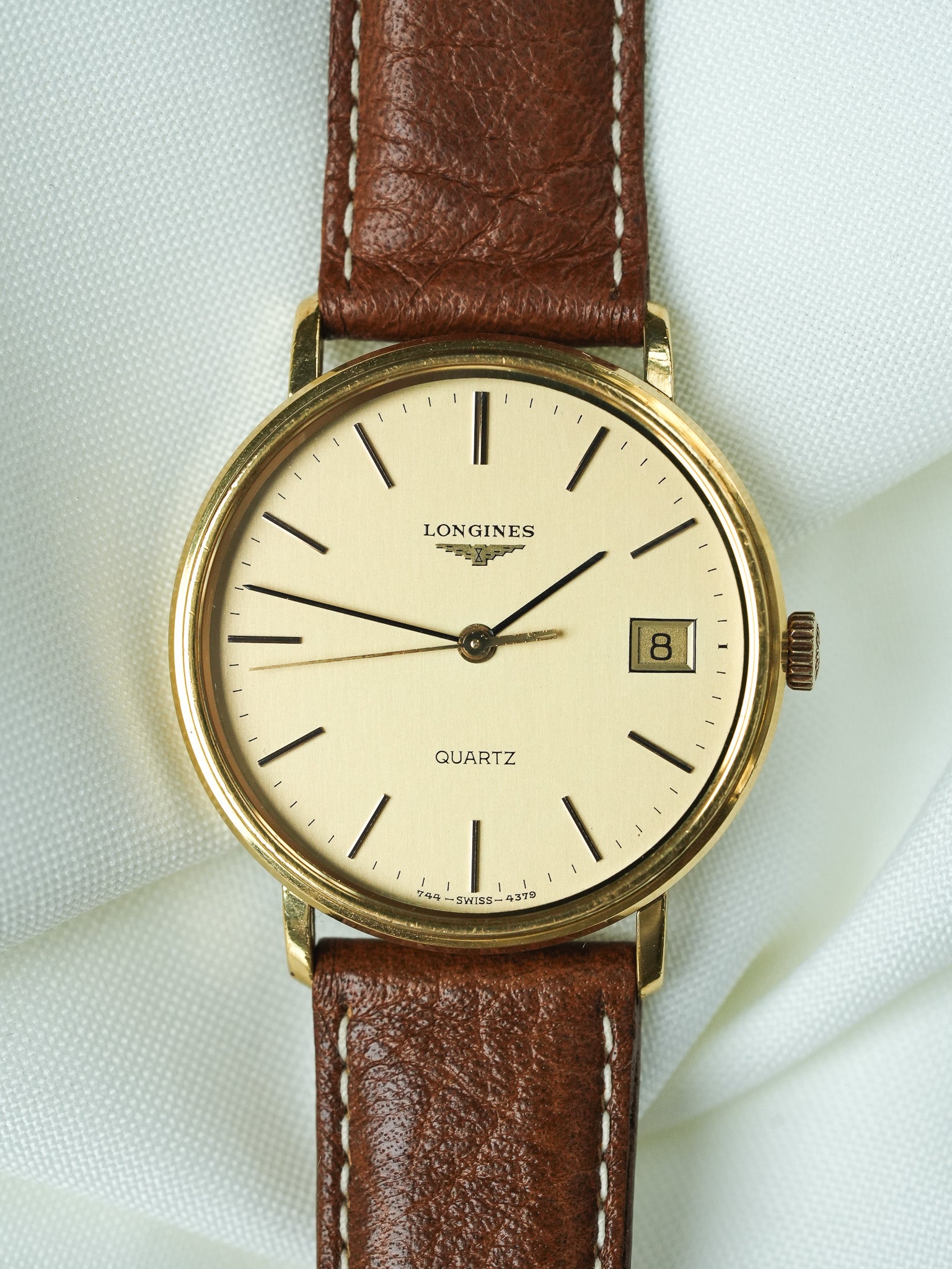 Longines - Rotondo 34mm Oro Data Quadrante oro indici neri - 1980s 