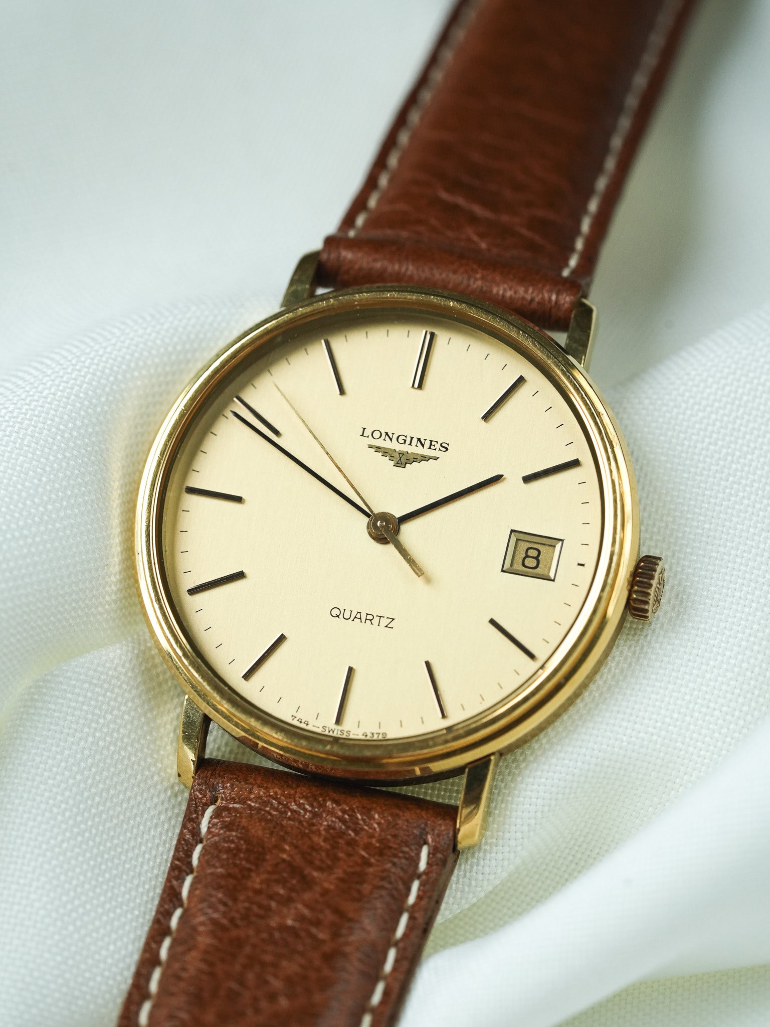 Longines - Rotondo 34mm Oro Data Quadrante oro indici neri - 1980s 