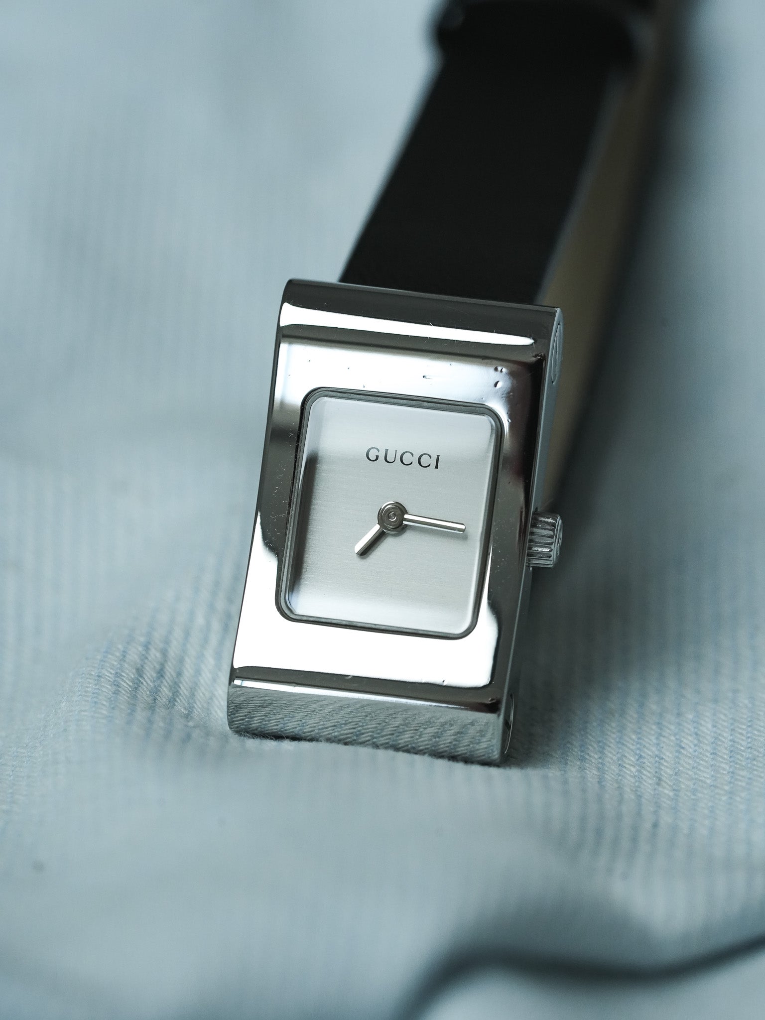 Orologio Gucci Vintage Rettangolare (Anni 2000) – Acciaio 17mm 