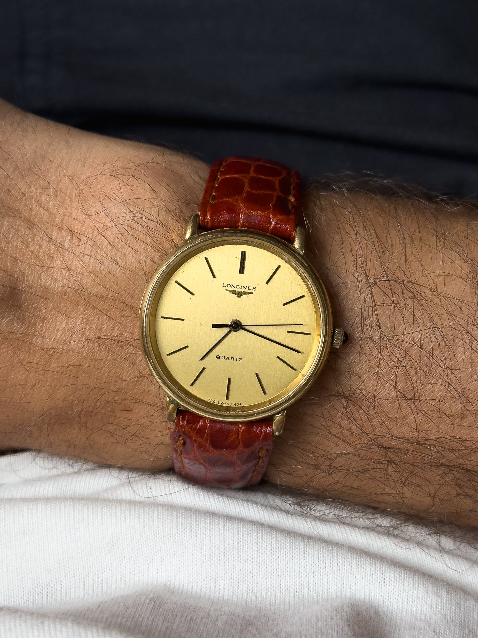 Longines - Round Gold Black Cabochon - 1970s 