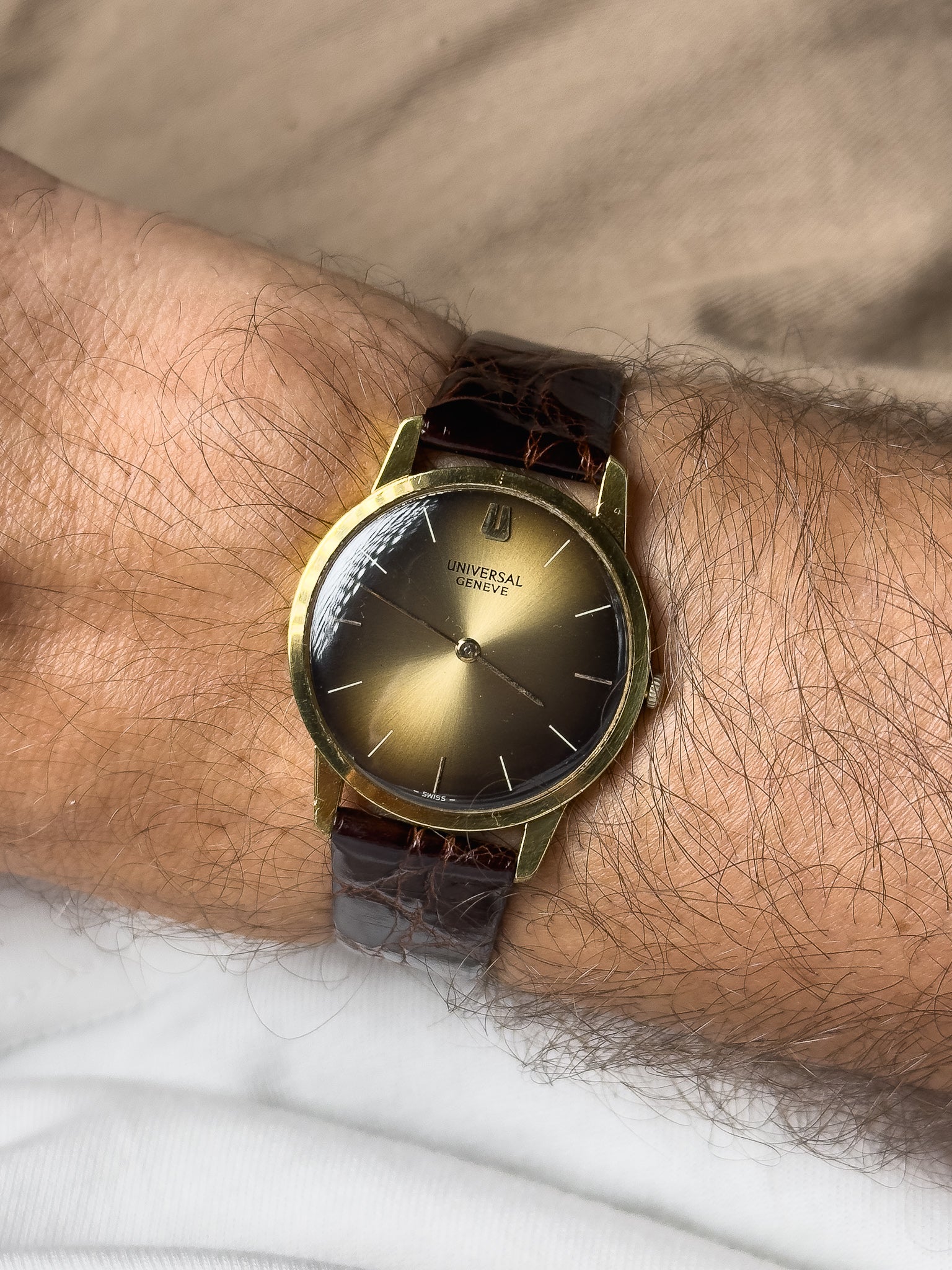 Universal Genève - 542.101 Ultra mechanical plate bronze dial - 1970s 