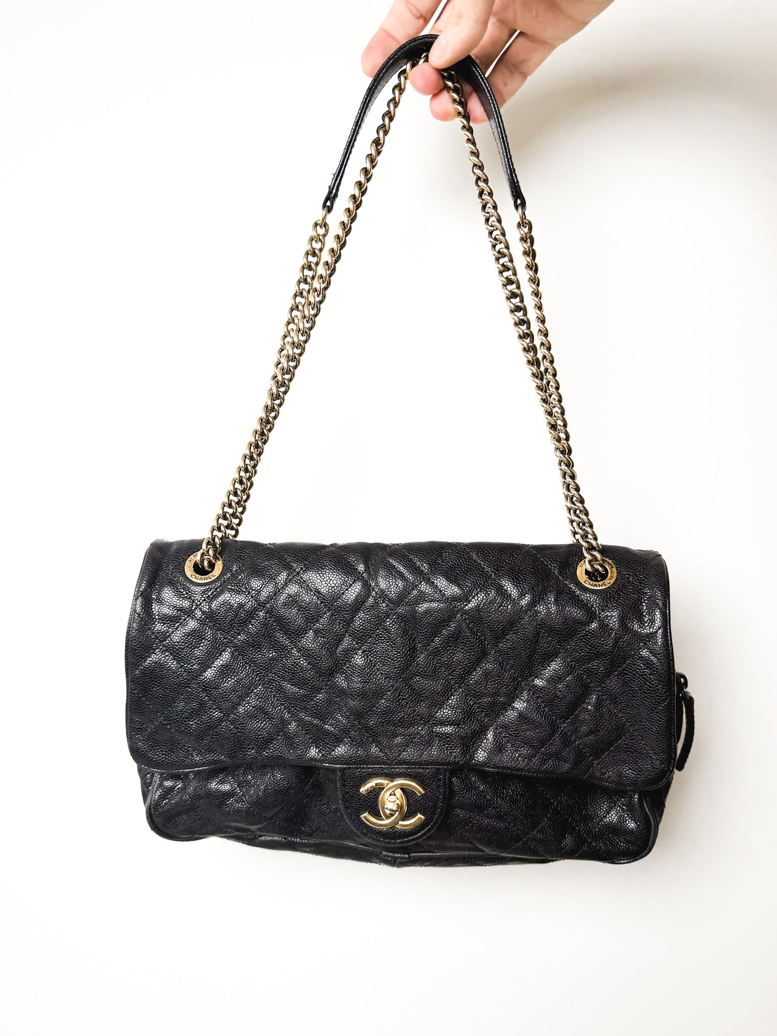 Sac Chanel Vintage en Cuir Caviar Noir Matelassé à Rabat
