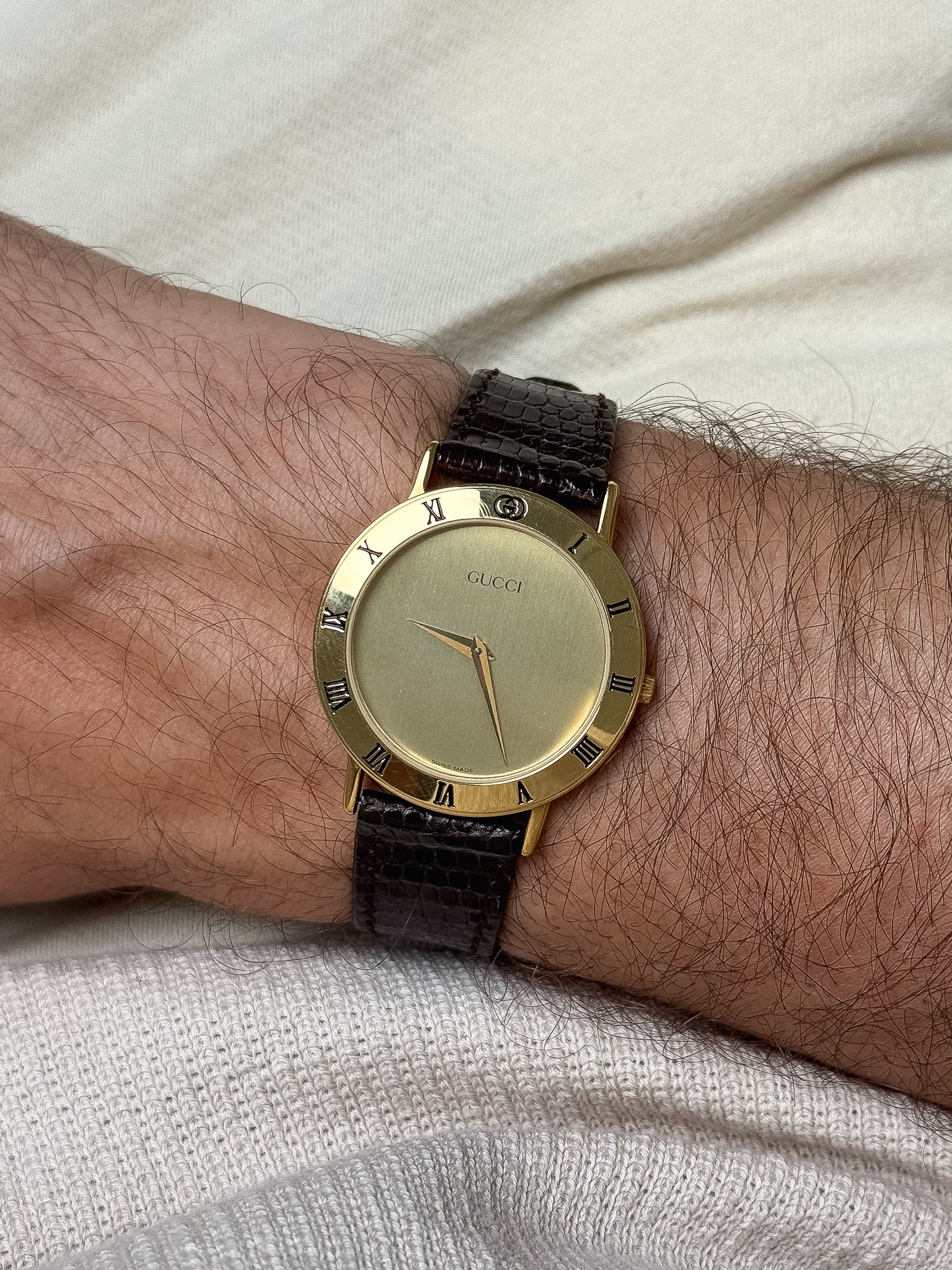 Gucci - Round Gold Dial Gold - 1990s 
