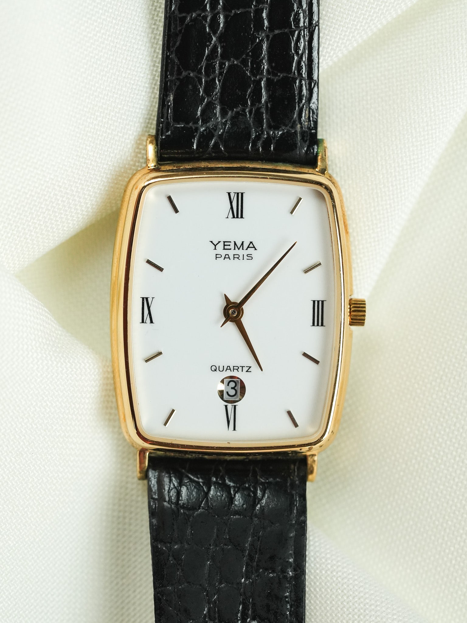 Yema - Paris Tonneau Date 6H Or Cadran blanc Quartz - 1990s