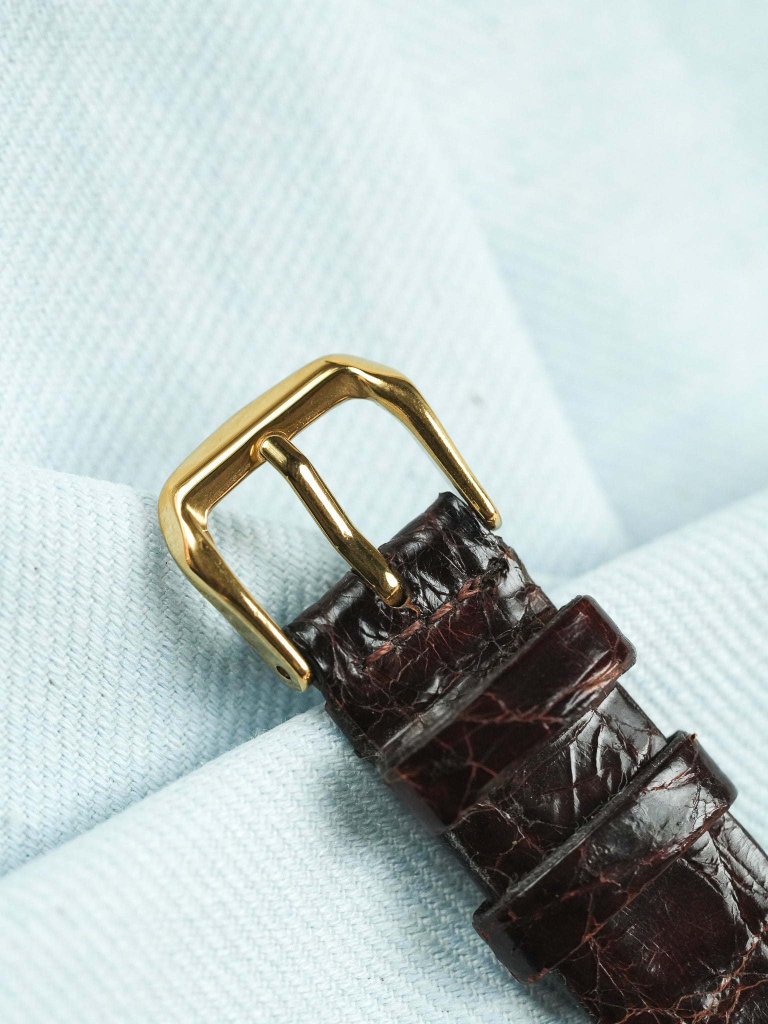Longines - Extra Flat Round Gold Dial Quartz - 1980s 