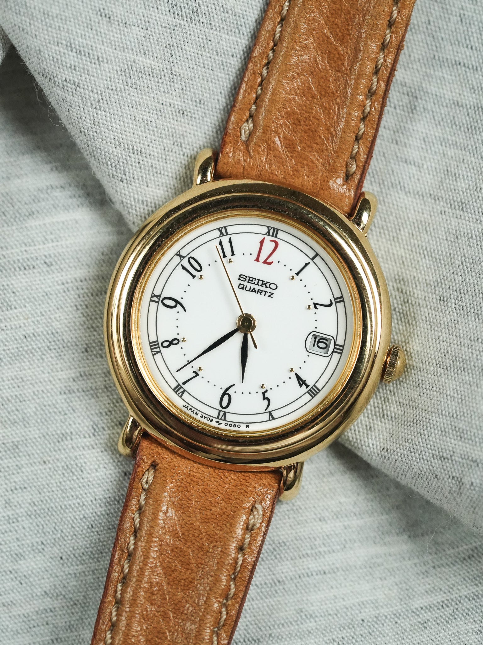 Seiko - Arabic & Roman Numerals 12h red date - NOS - 1998 