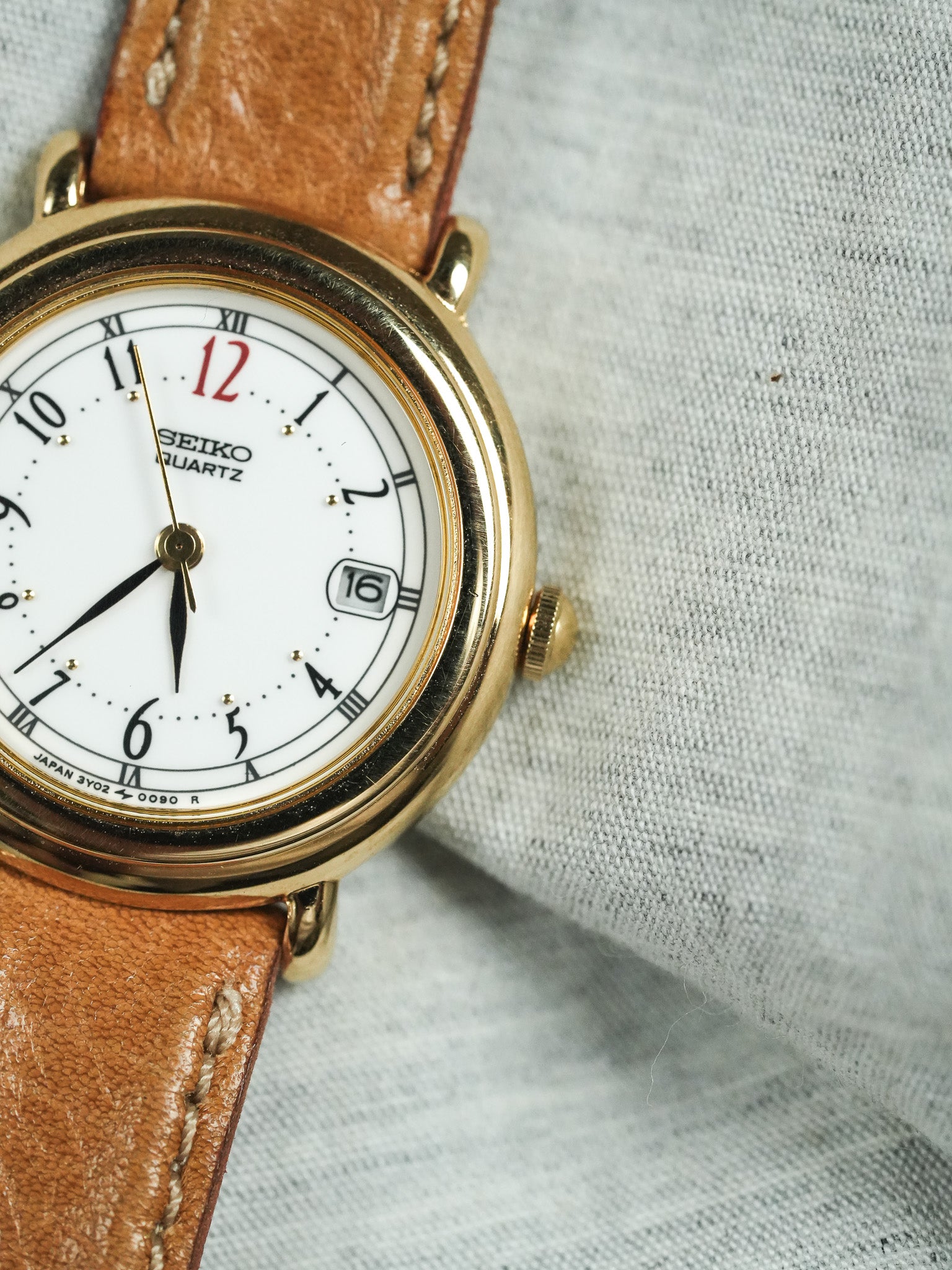 Seiko - Arabic & Roman Numerals 12h red date - NOS - 1998 