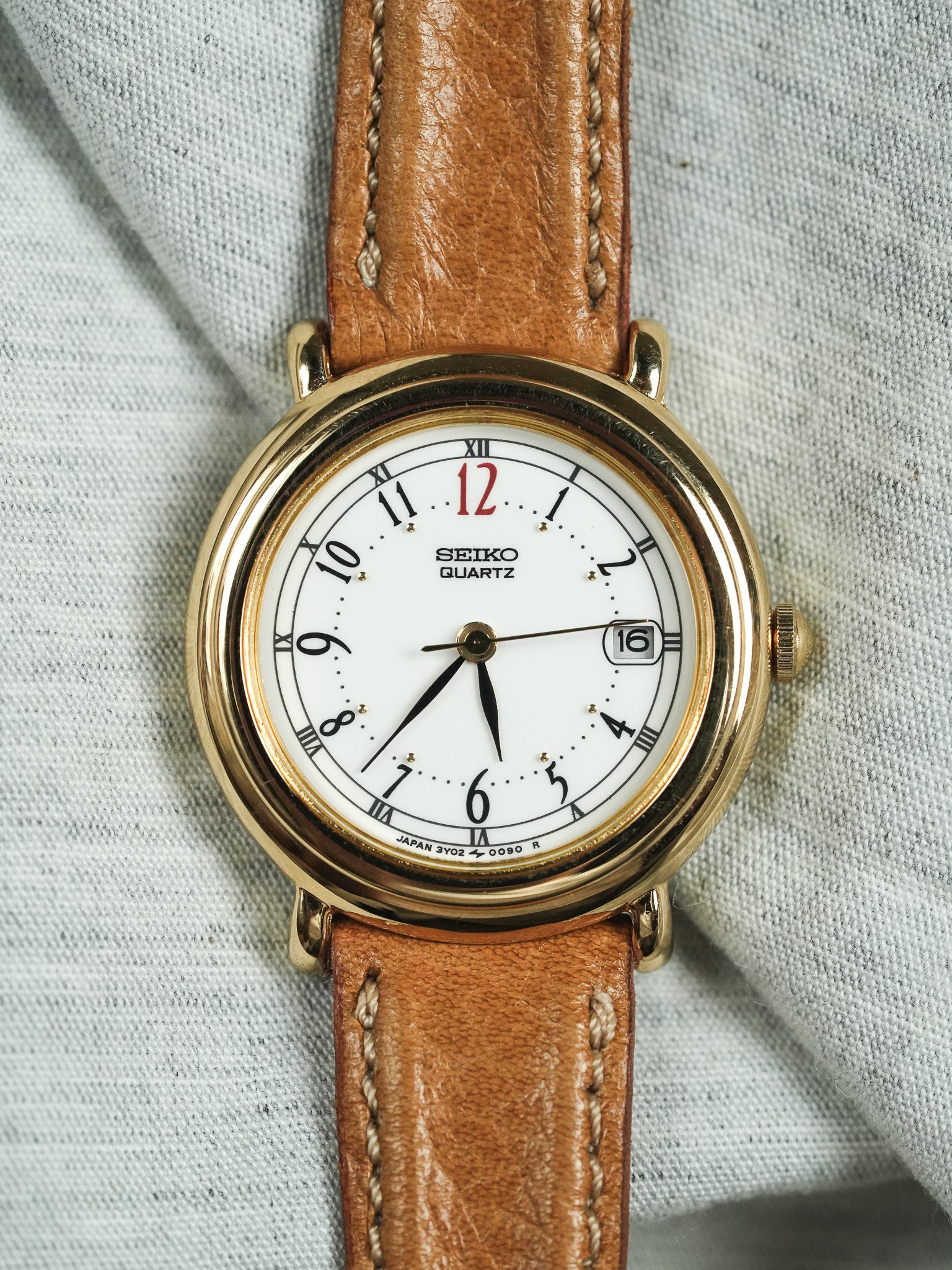 Seiko - Arabic & Roman Numerals 12h red date - NOS - 1998 