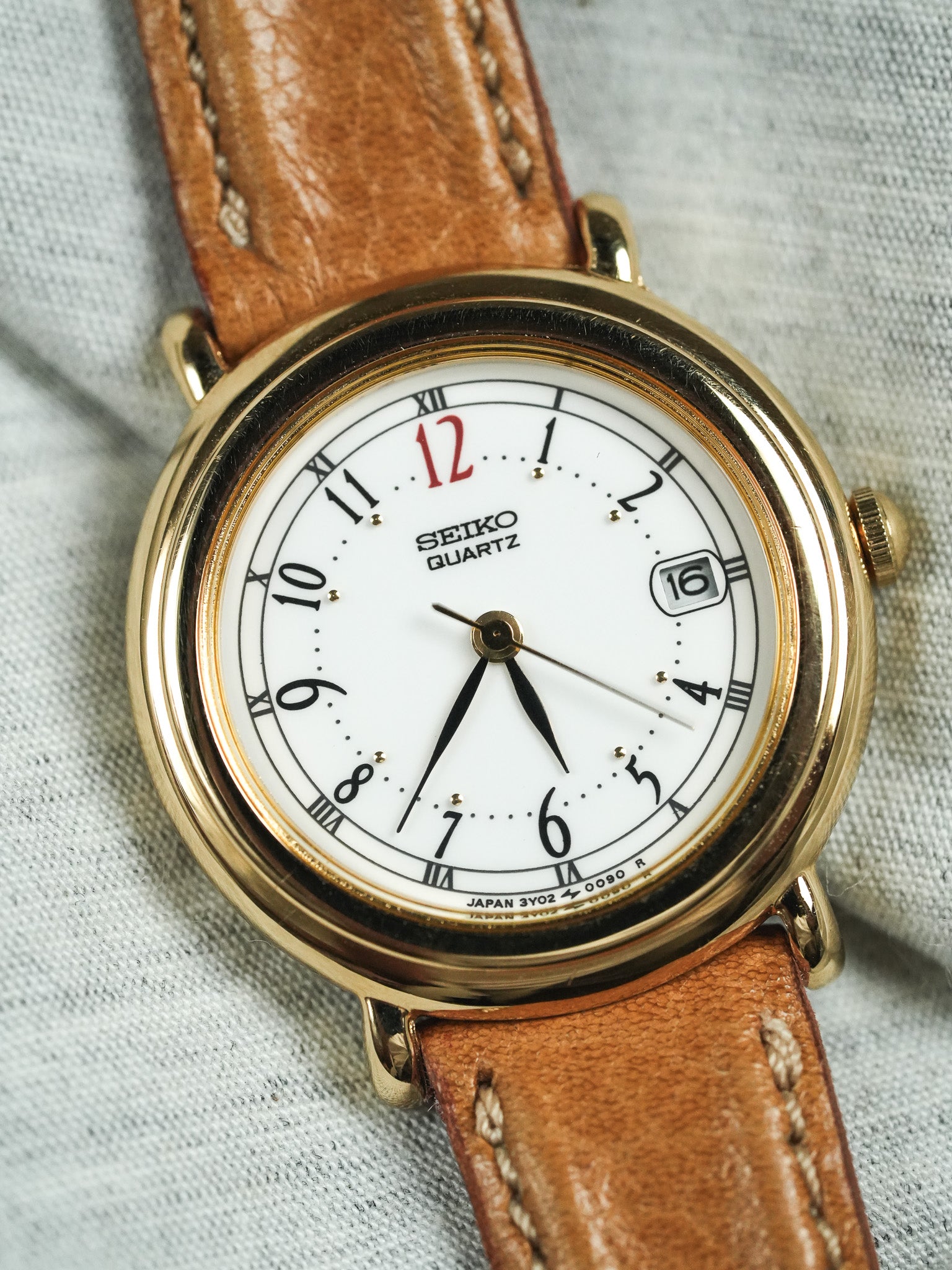 Seiko - Arabic & Roman Numerals 12h red date - NOS - 1998 