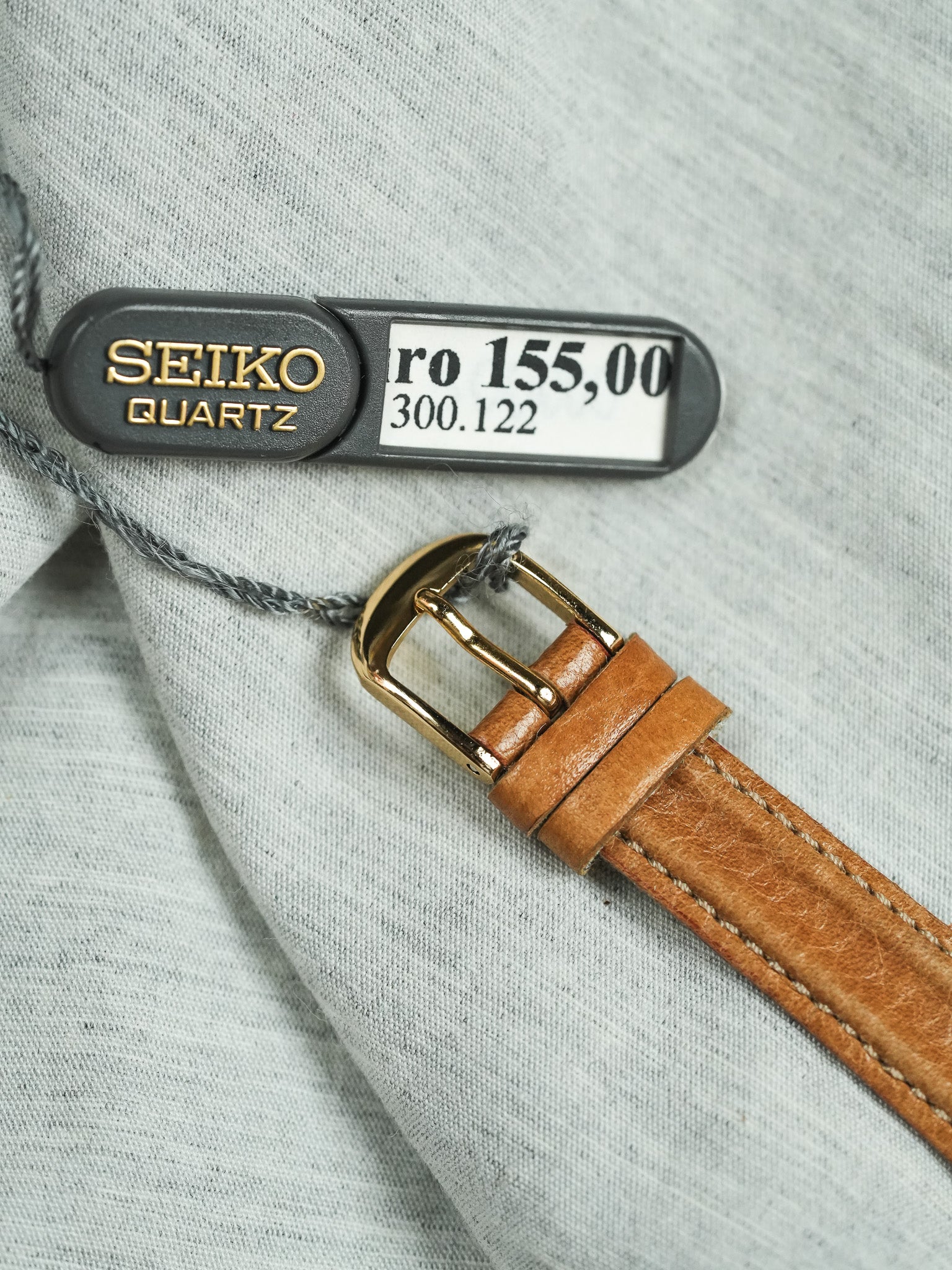 Seiko - Arabic & Roman Numerals 12h red date - NOS - 1998 