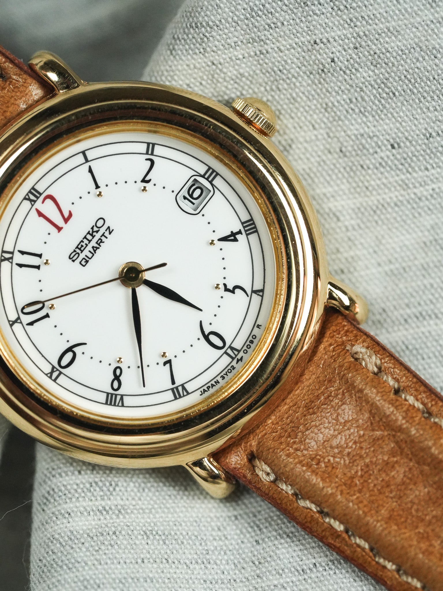 Seiko - Arabic & Roman Numerals 12h red date - NOS - 1998 