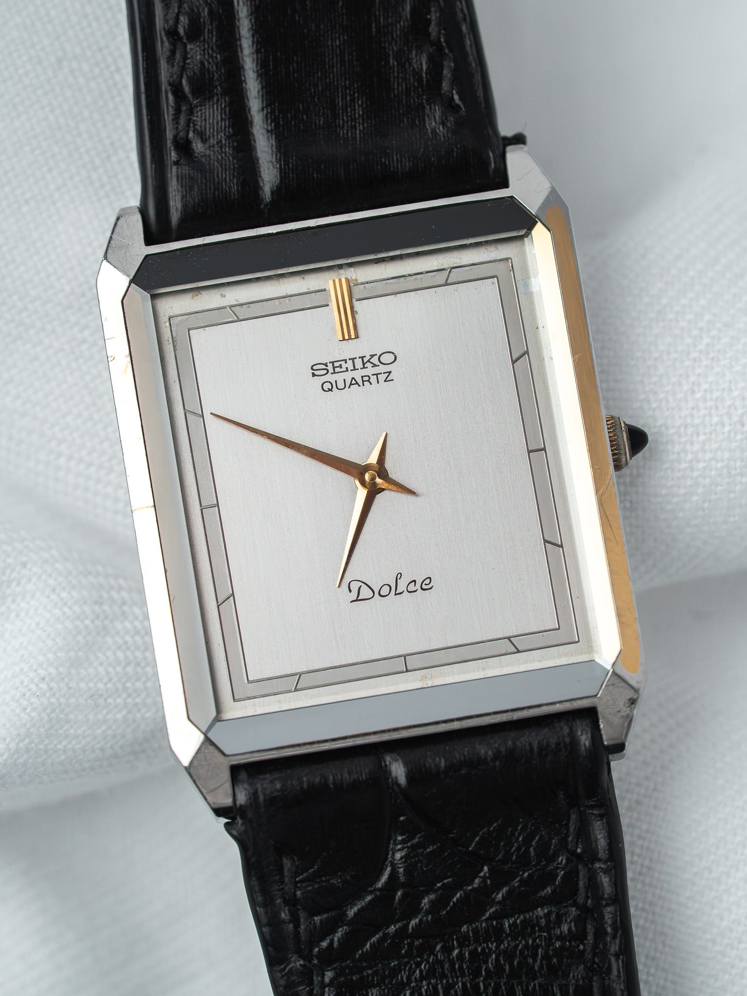 Vintage Seiko Dolce Watch — Silver Ultra-Thin Dial (1985) 