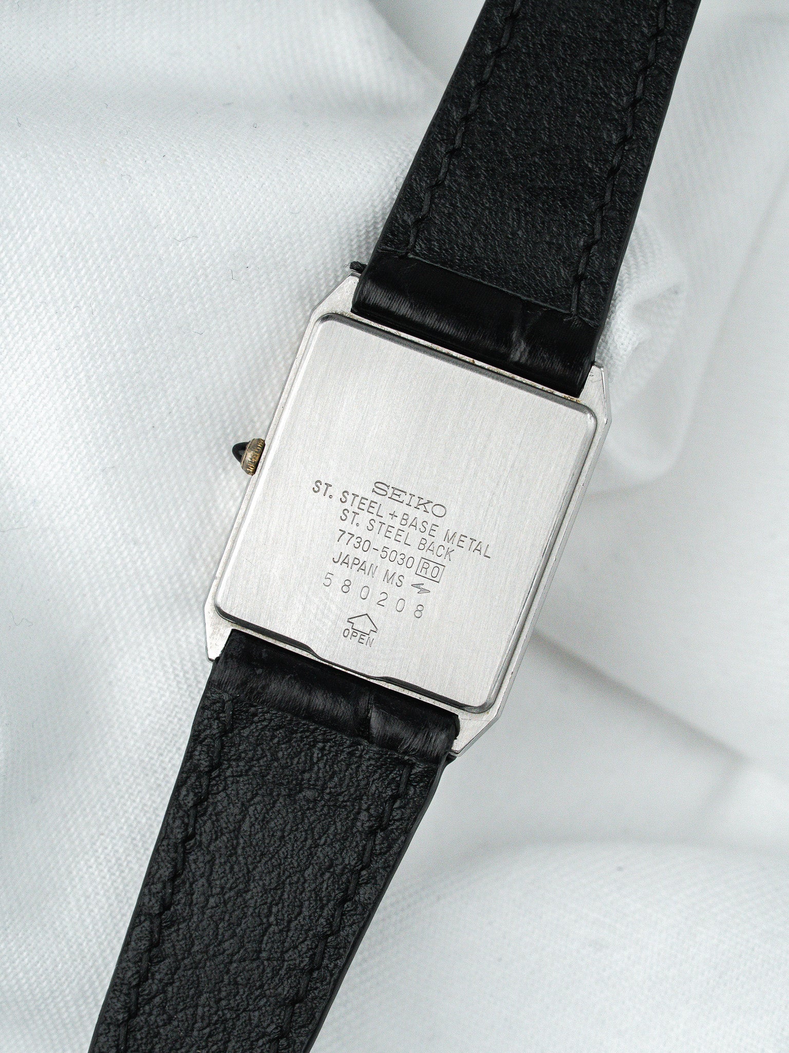 Vintage Seiko Dolce Watch — Silver Ultra-Thin Dial (1985) 