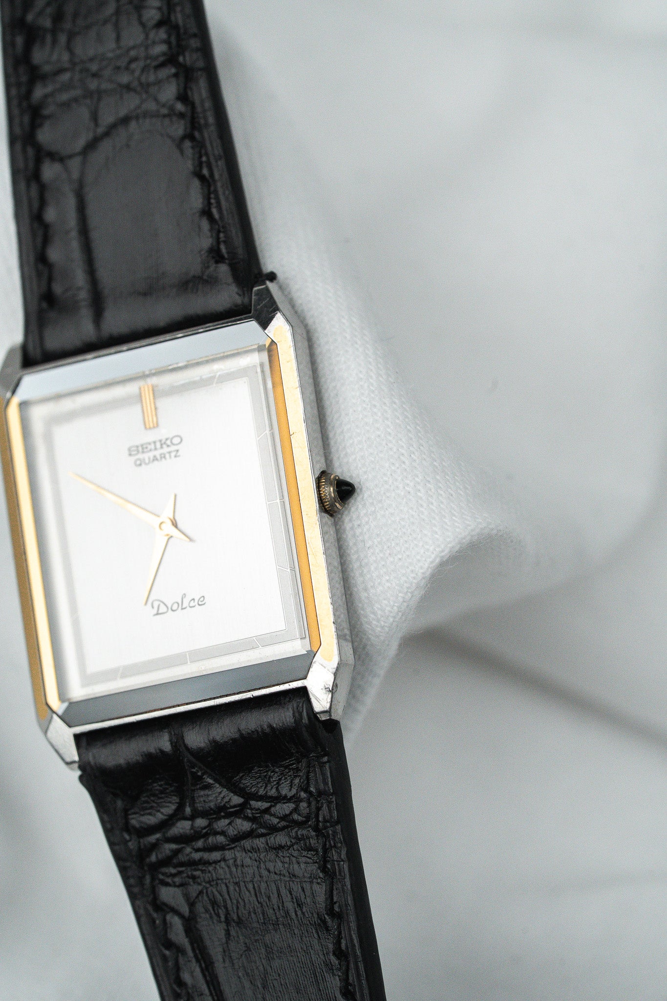 Vintage Seiko Dolce Watch — Silver Ultra-Thin Dial (1985) 