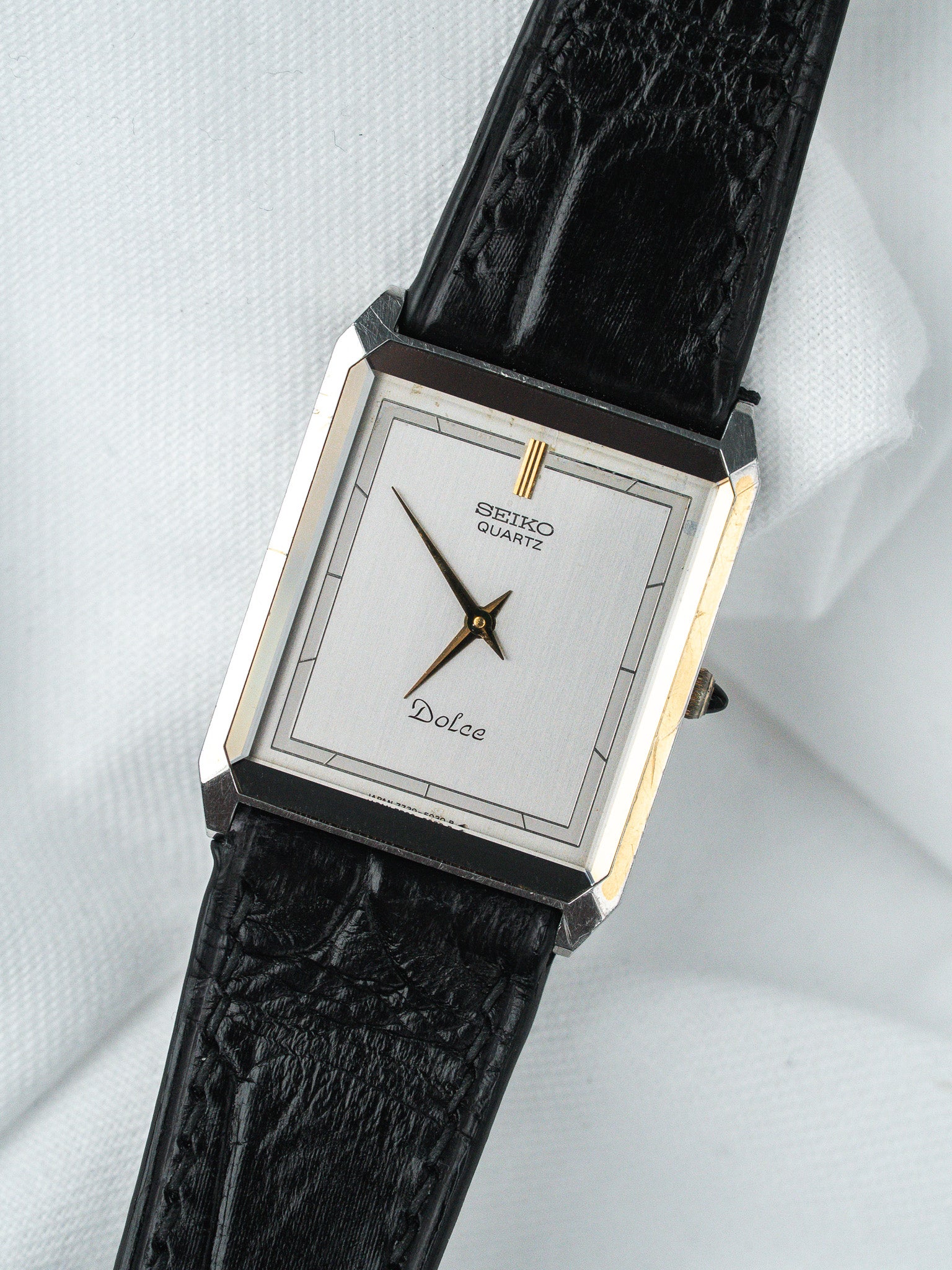 Vintage Seiko Dolce Watch — Silver Ultra-Thin Dial (1985) 
