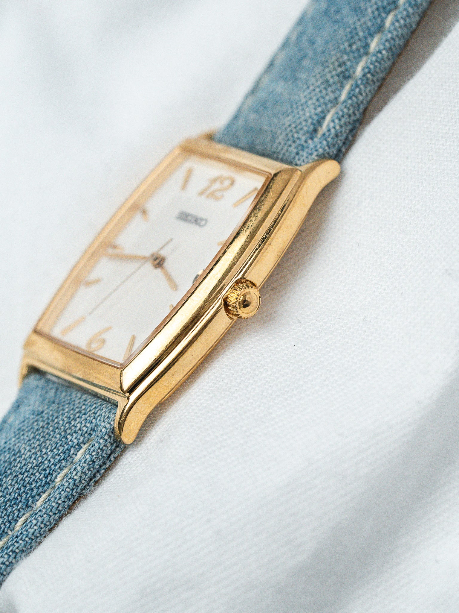 Montre Seiko Vintage Plaqué Or — Tonneau Cadran Blanc (1992)