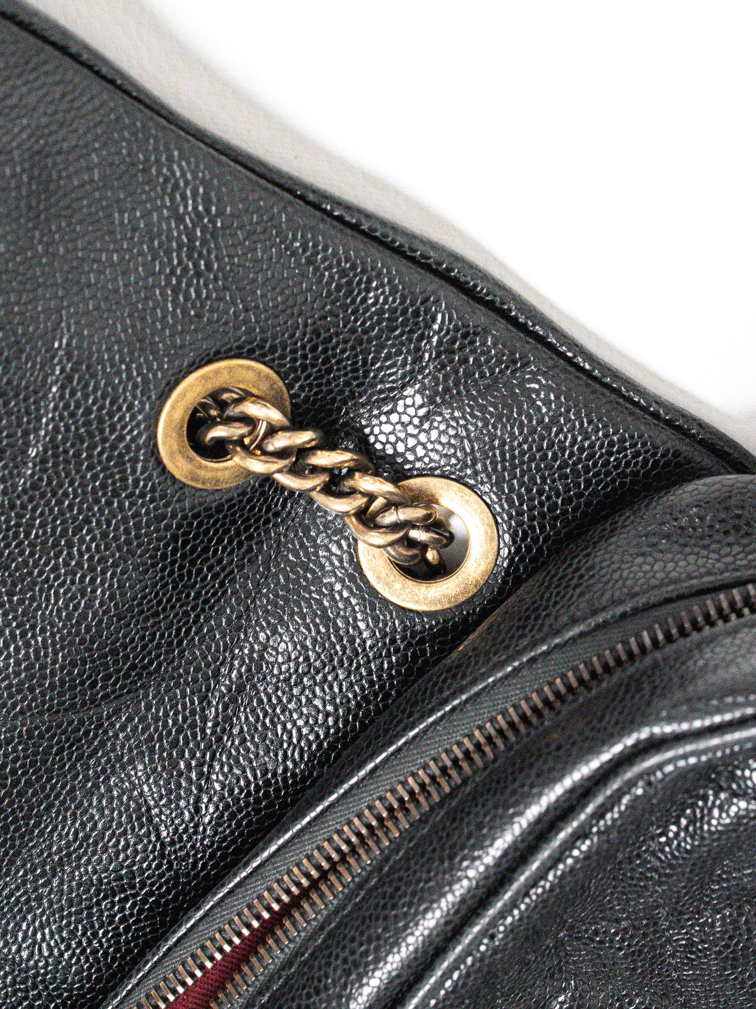 Sac Chanel Vintage en Cuir Caviar Noir Matelassé à Rabat