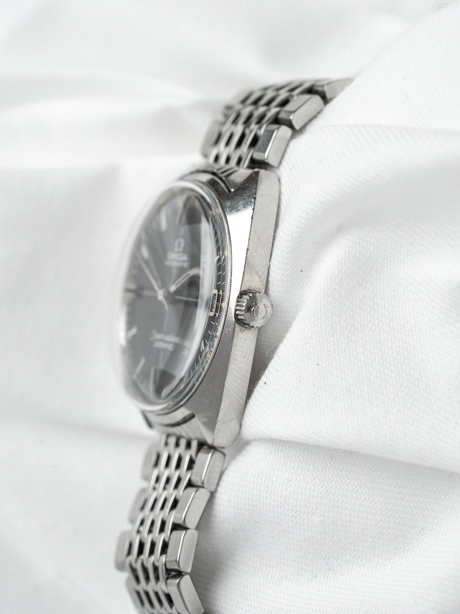 Vintage Omega Seamaster Cosmic 166.023 — Grey Dial (1967) 