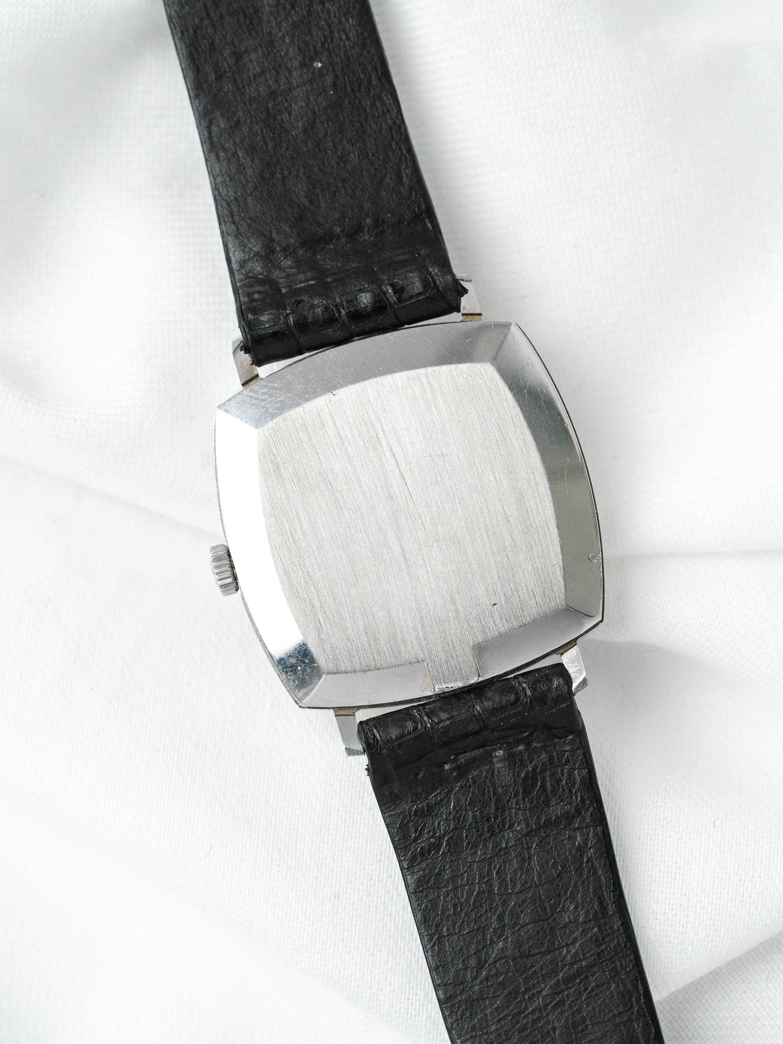 Omega Genève Coussin 131.022 — Cadran Argenté (1970)