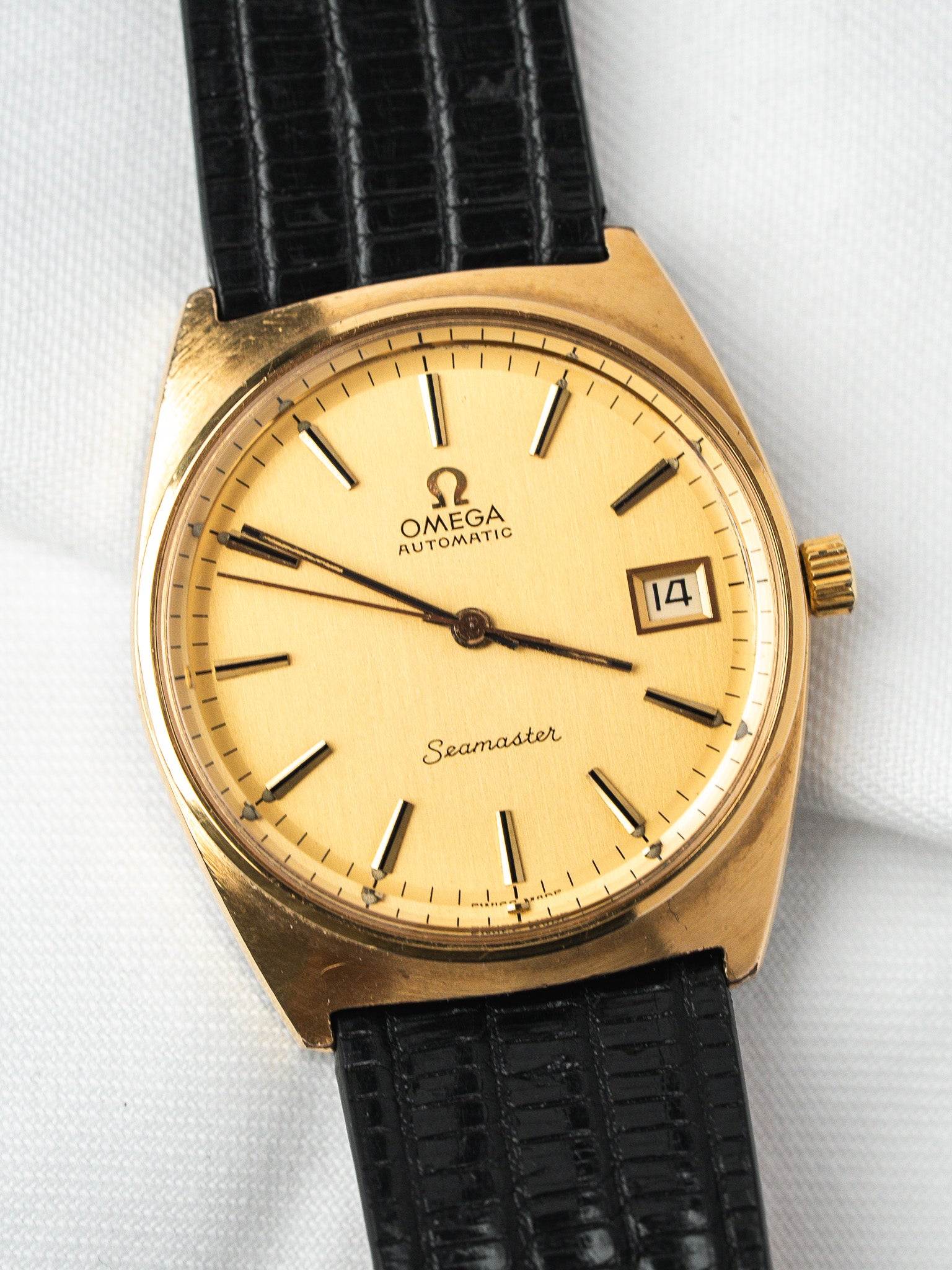 Montre Omega Seamaster Tonneau 166.0204 — Cadran Doré (1976)