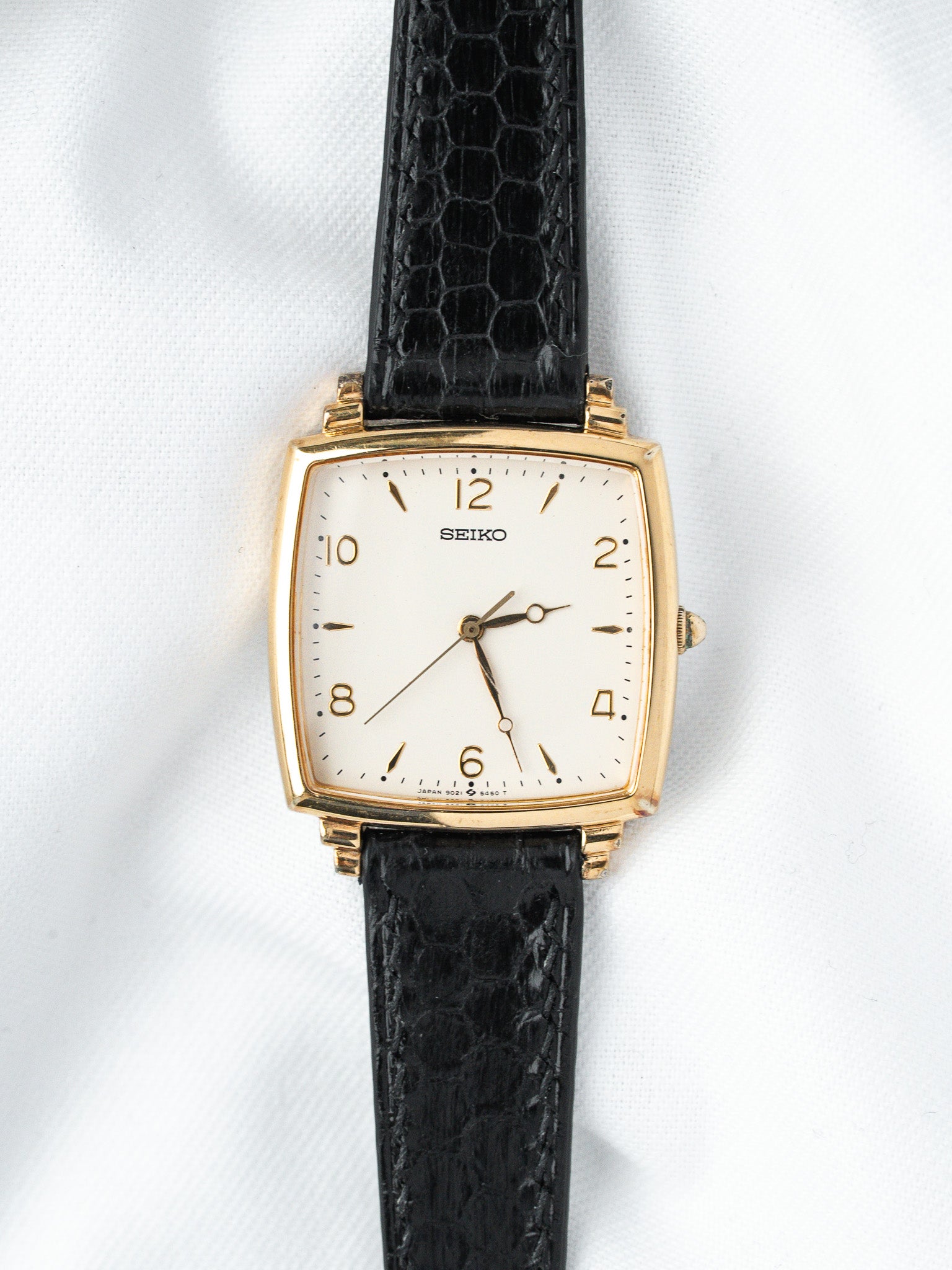 Reloj Seiko Coussin Oro 9021-5350 — Esfera Crema (1986) 