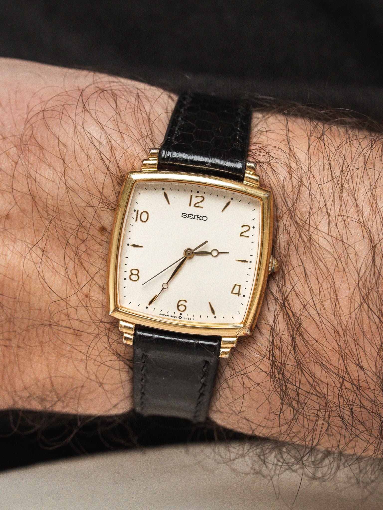 Reloj Seiko Coussin Oro 9021-5350 — Esfera Crema (1986) 