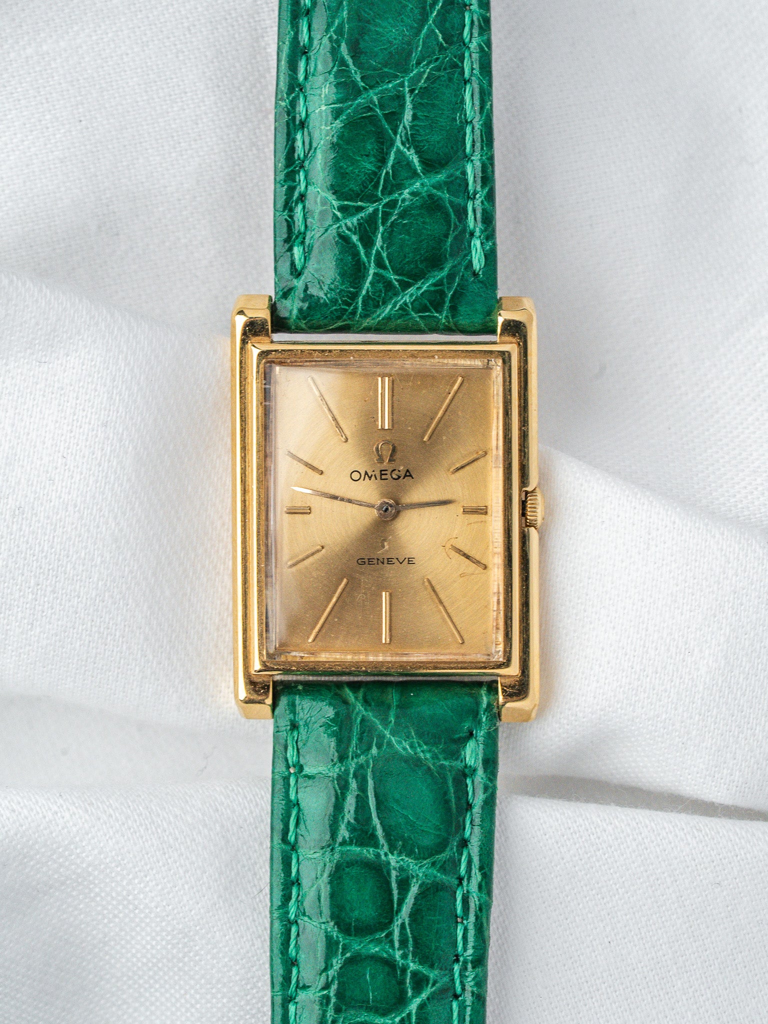 Omega - Genève 111.050 Tank Stepcase Oro 18k Quadrante Oro 18k - 1964 