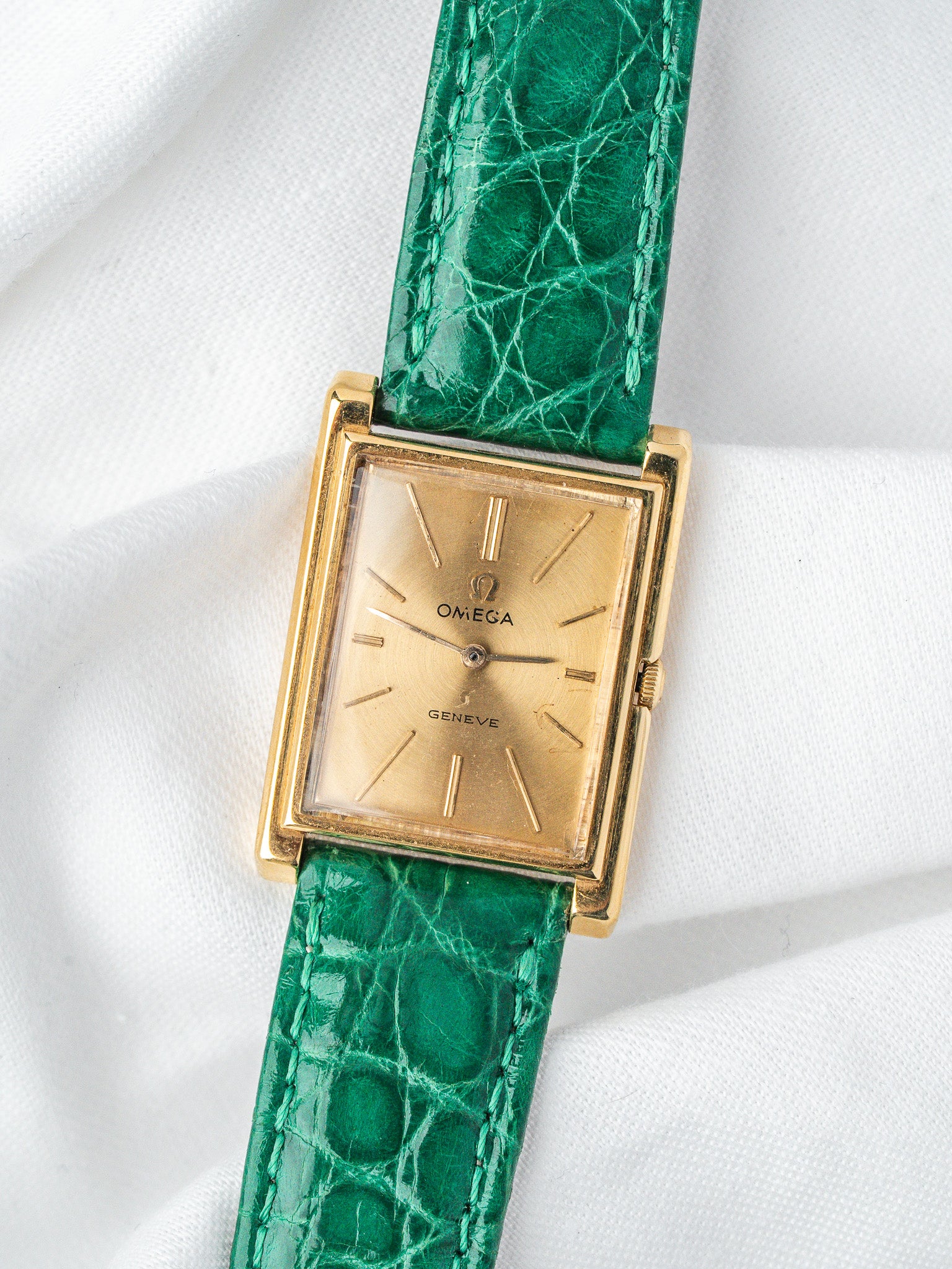 Omega - Genève 111.050 Tank Stepcase 18k Gold Dial 18k Gold - 1964
