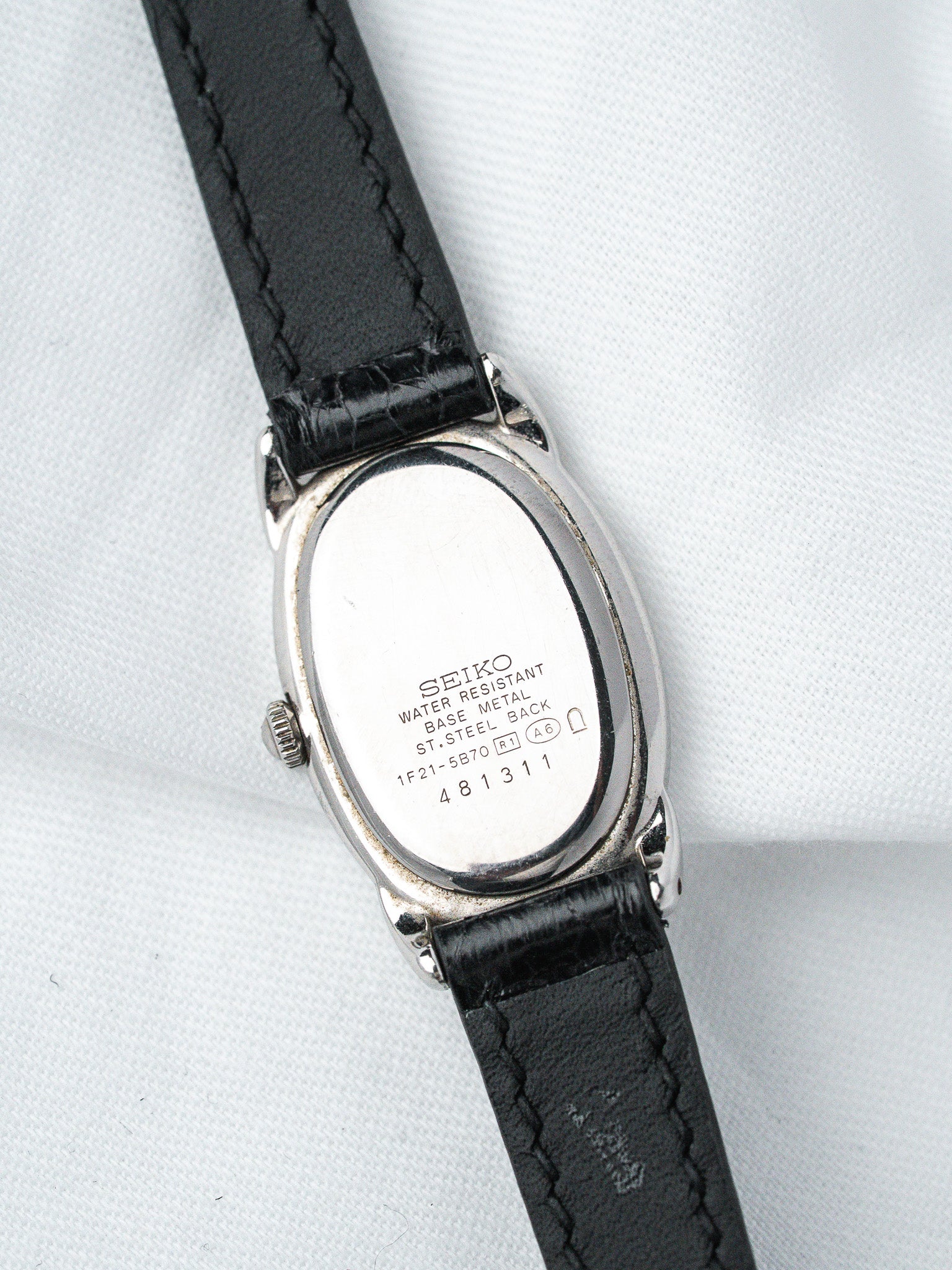 Montre Seiko Noie 1F21-5B70 Acier — Baignoire Ovale (1990s)